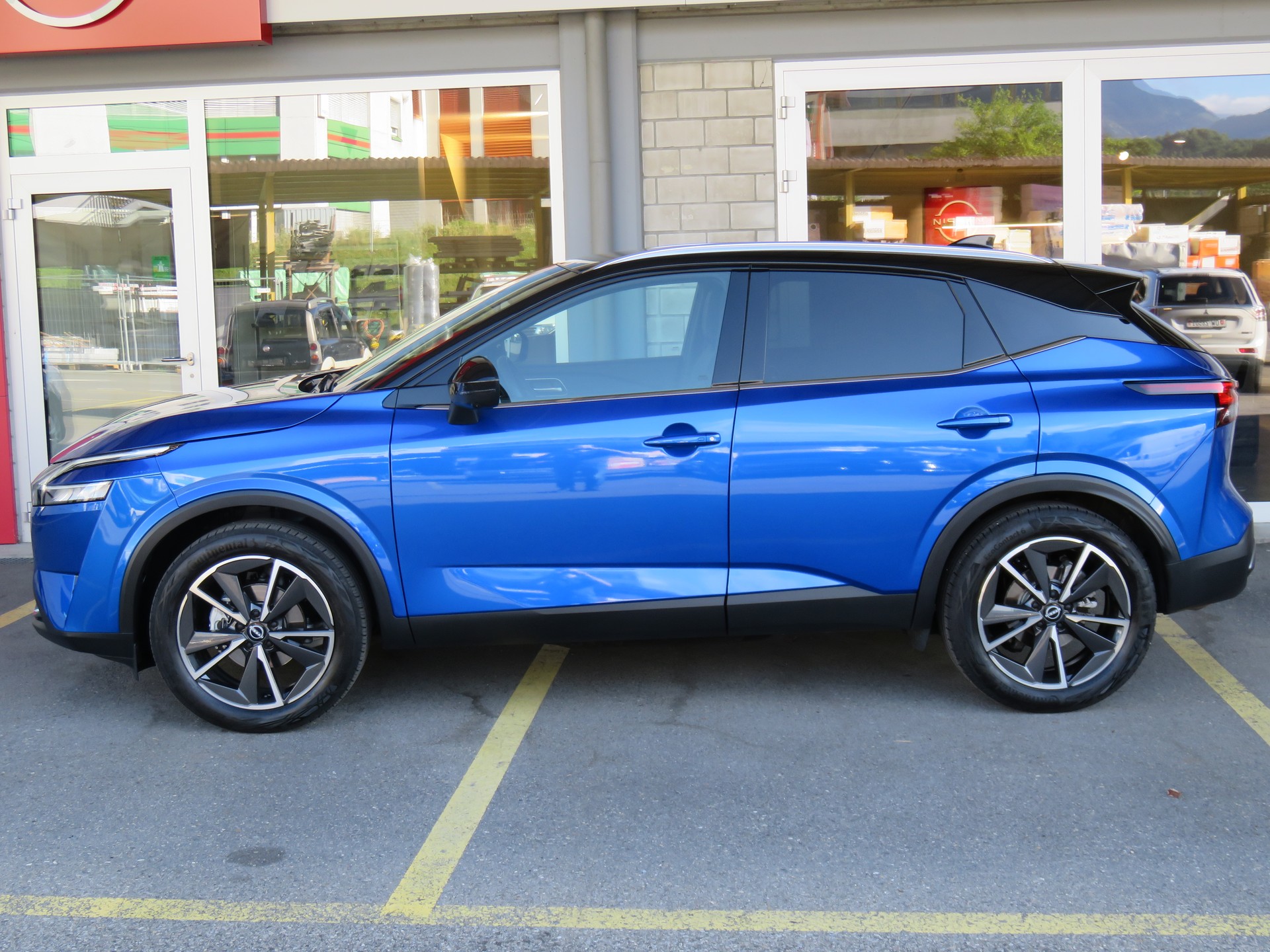 NISSAN Qashqai 1.3 DIG-T MHEV Tekna+ Xtronic 4x4-image-2