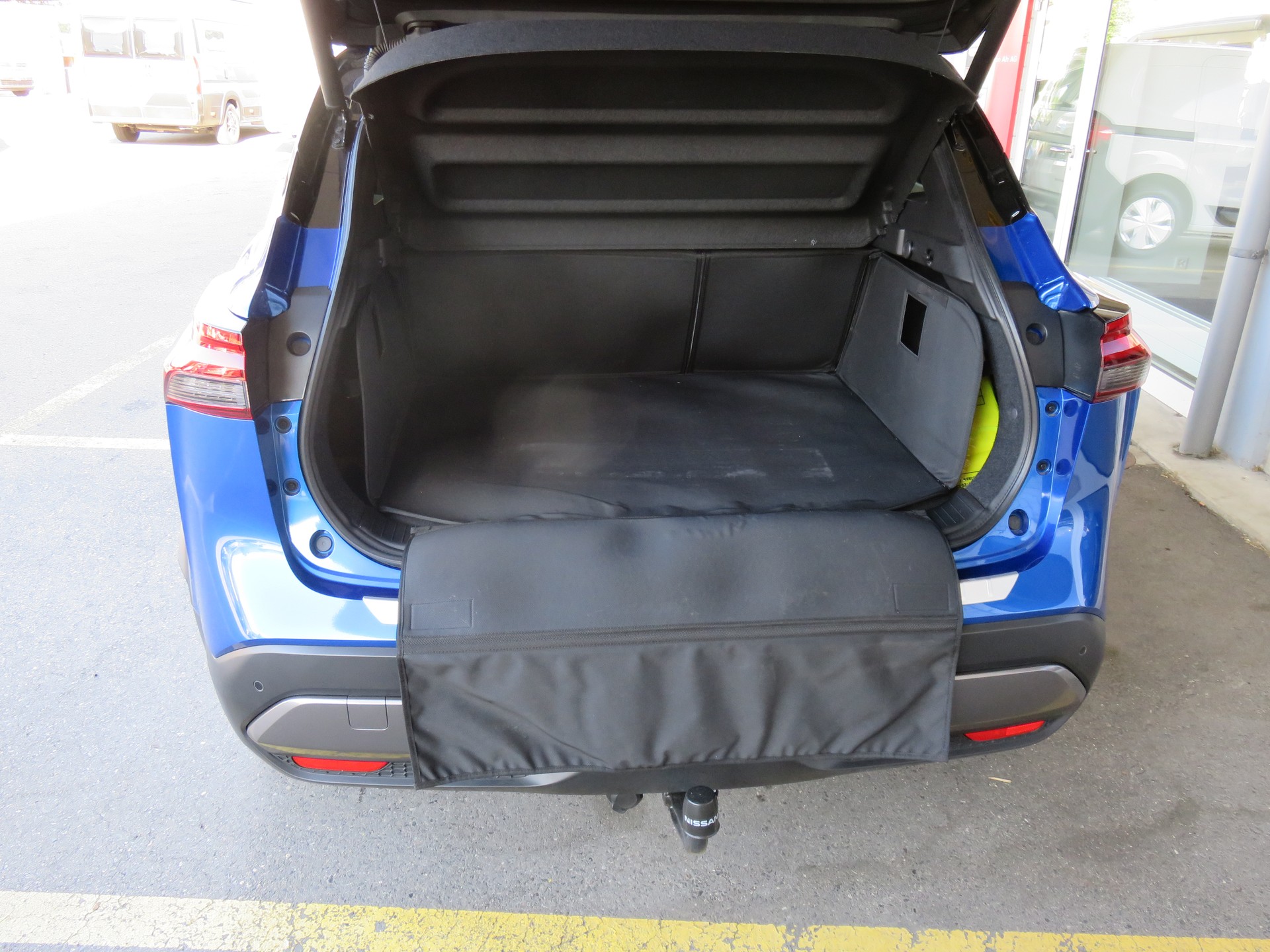 NISSAN Qashqai 1.3 DIG-T MHEV Tekna+ Xtronic 4x4-image-8
