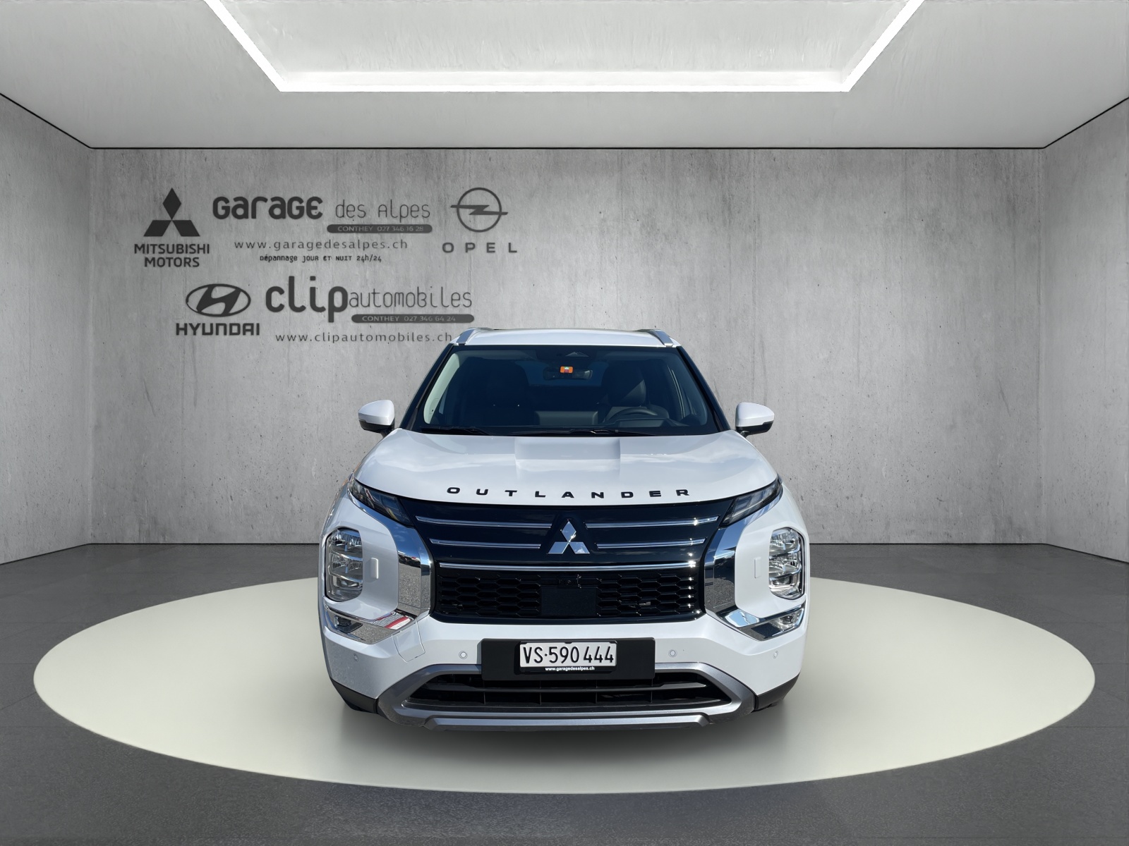 MITSUBISHI Outlander 2.4 PHEV Intense 4x4-showroom-element-1