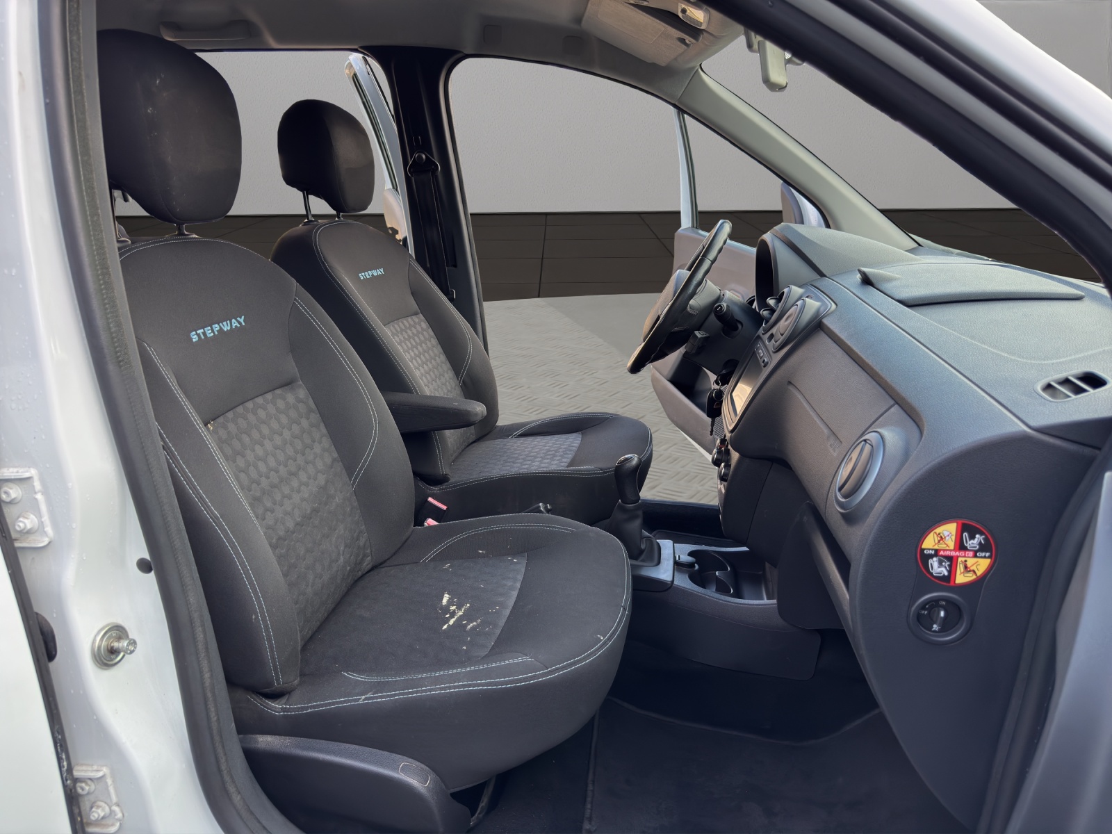 DACIA Lodgy 1.2 T Stepway 7PL-image-16