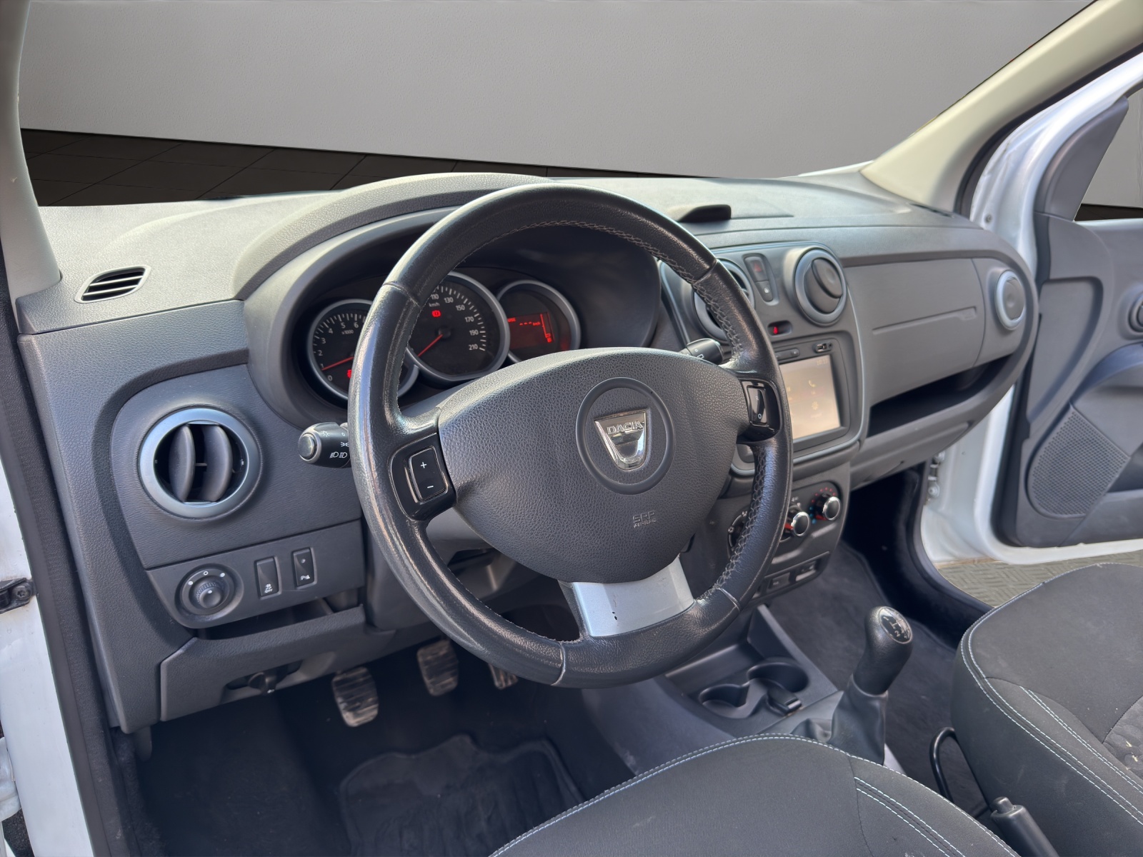 DACIA Lodgy 1.2 T Stepway 7PL-image-9