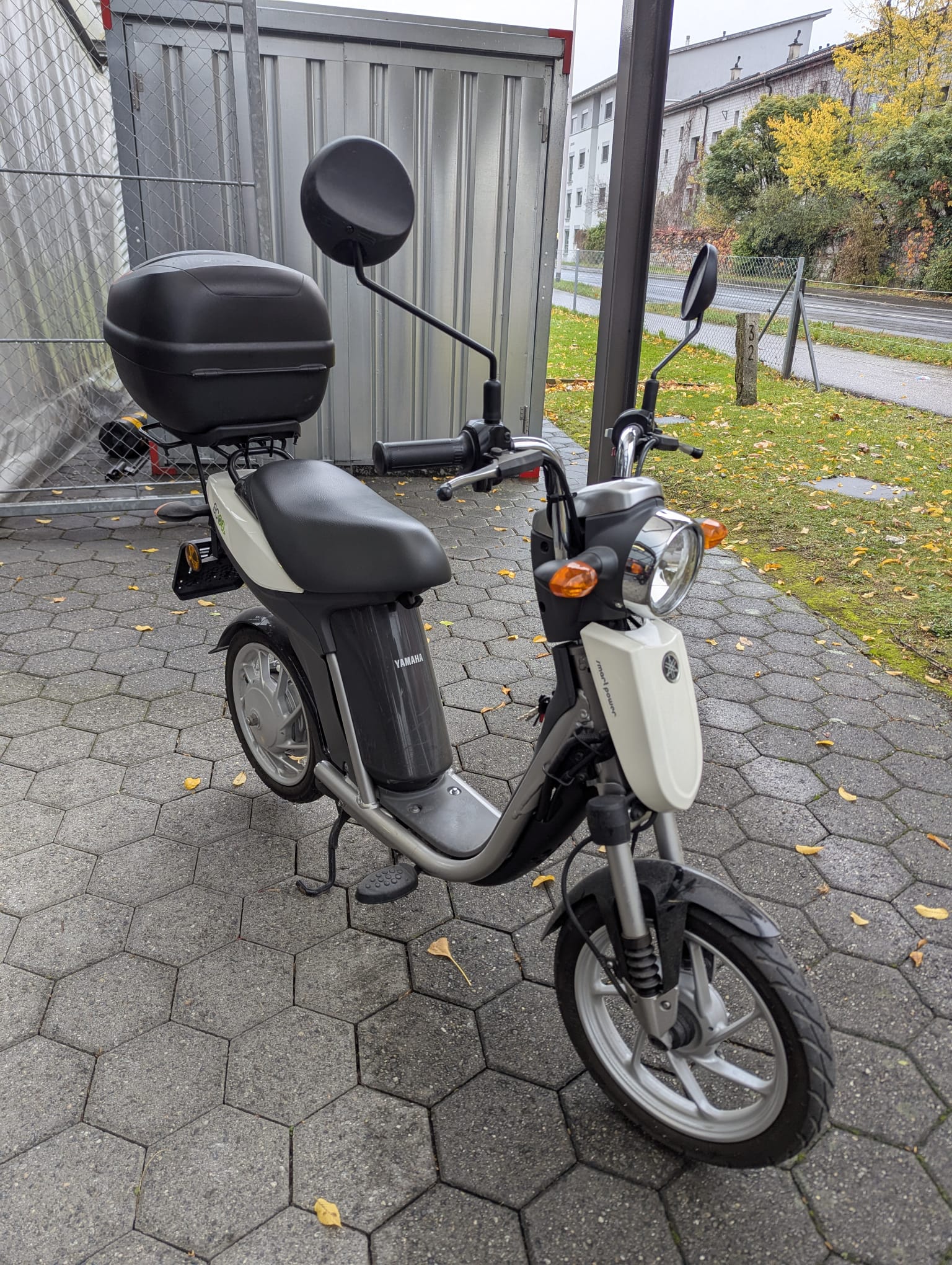 YAMAHA EC-image-0