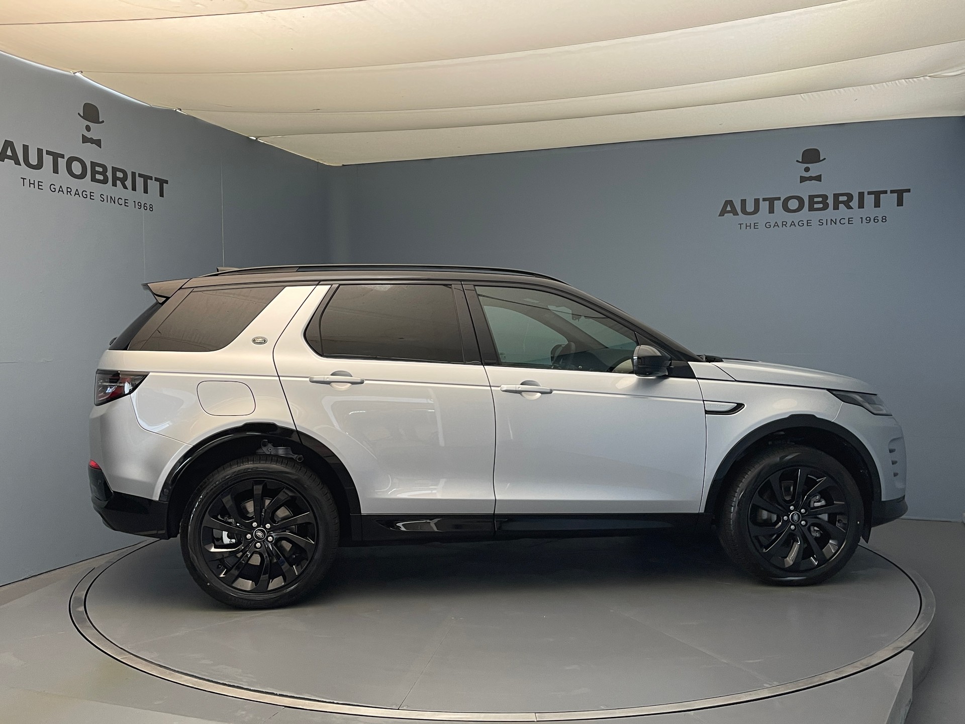 LAND ROVER Discovery Sport 1.5 T 270e Dynamic SE-showroom-element-2