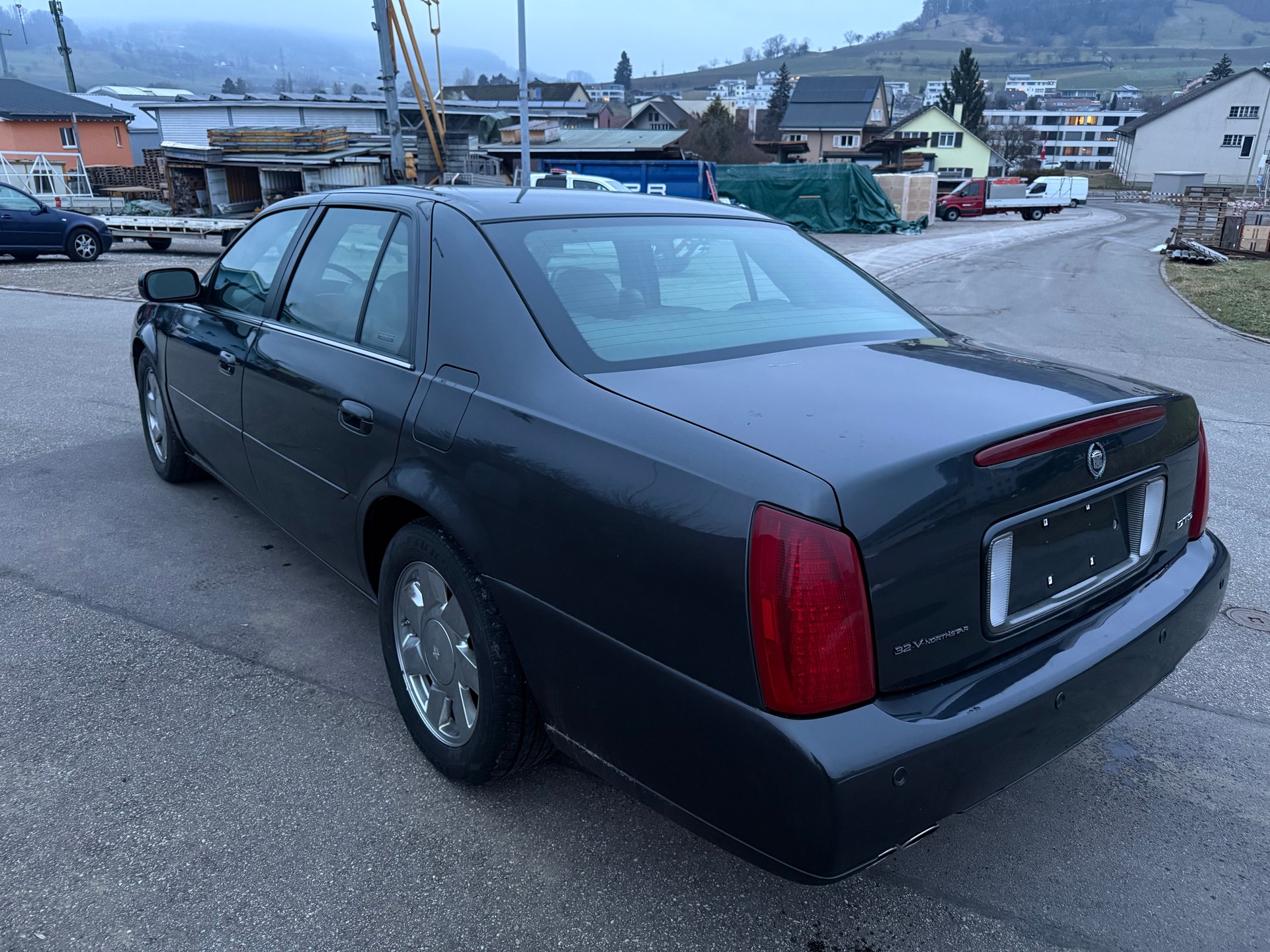 CADILLAC DTS-image-4