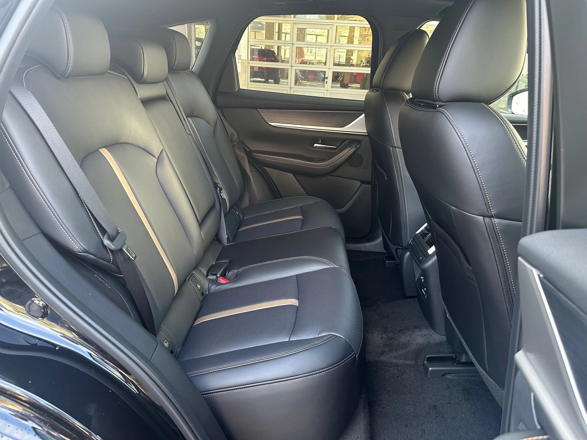 MAZDA CX-60 e-Skyactiv PHEV 327 AWD Homura Plus-image-10