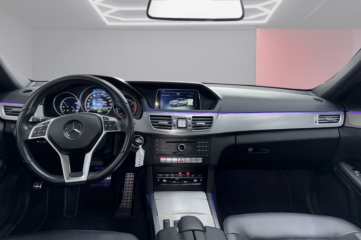 MERCEDES-BENZ E 220 BlueTEC 4Matic AMG Line 7G-Tronic - CH-Auto / Garantie / MFK u. Service frisch!-image-8