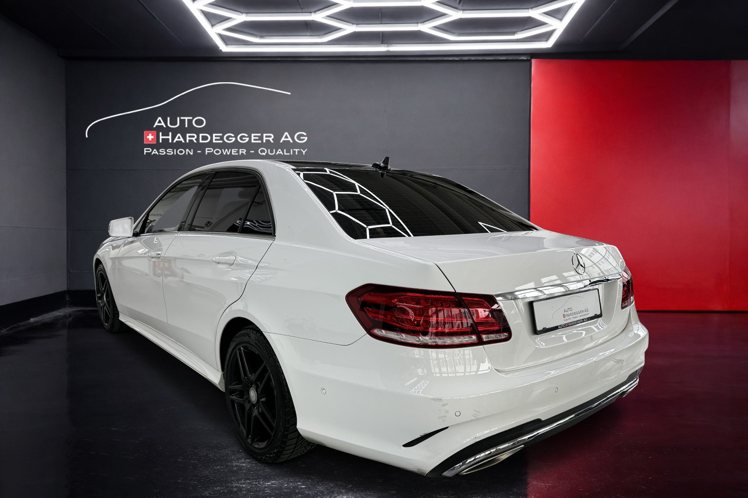 MERCEDES-BENZ E 220 BlueTEC 4Matic AMG Line 7G-Tronic - CH-Auto / Garantie / MFK u. Service frisch!-image-5