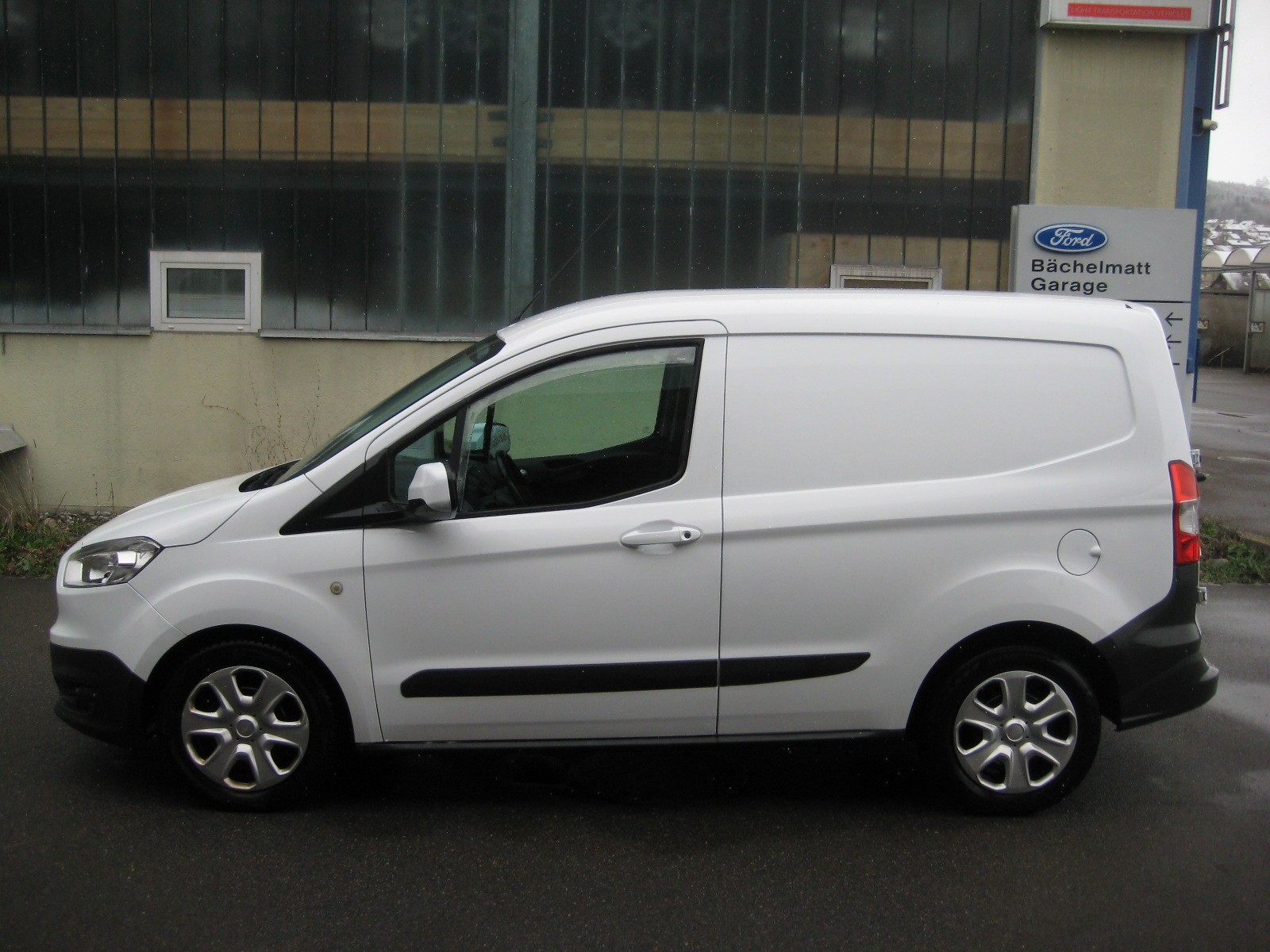 FORD Transit Courier Van 1.0 EcoBoost Trend-image-1