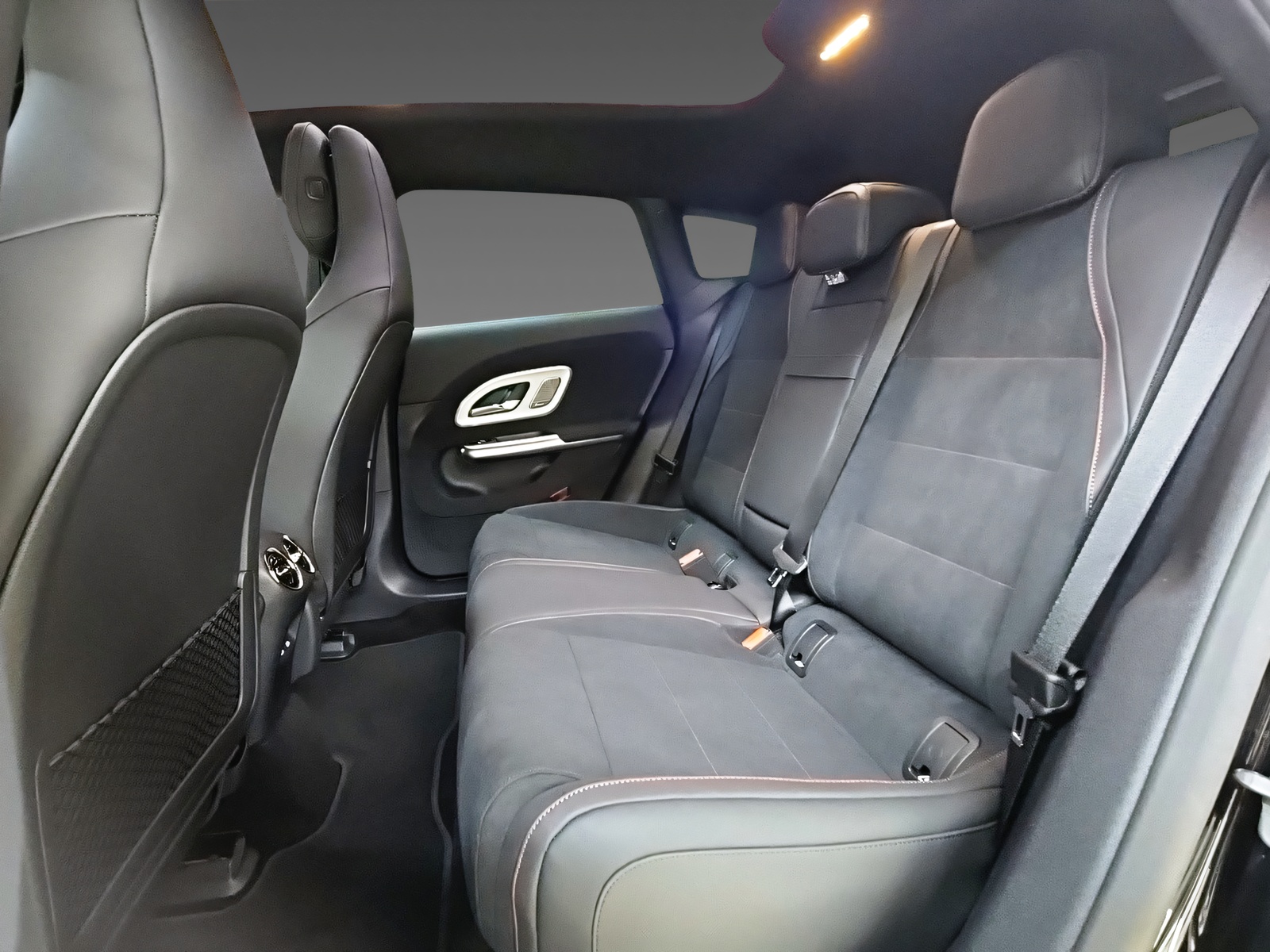 MERCEDES-BENZ CLA 350 4Matic Shooting Brake EQ-image-15