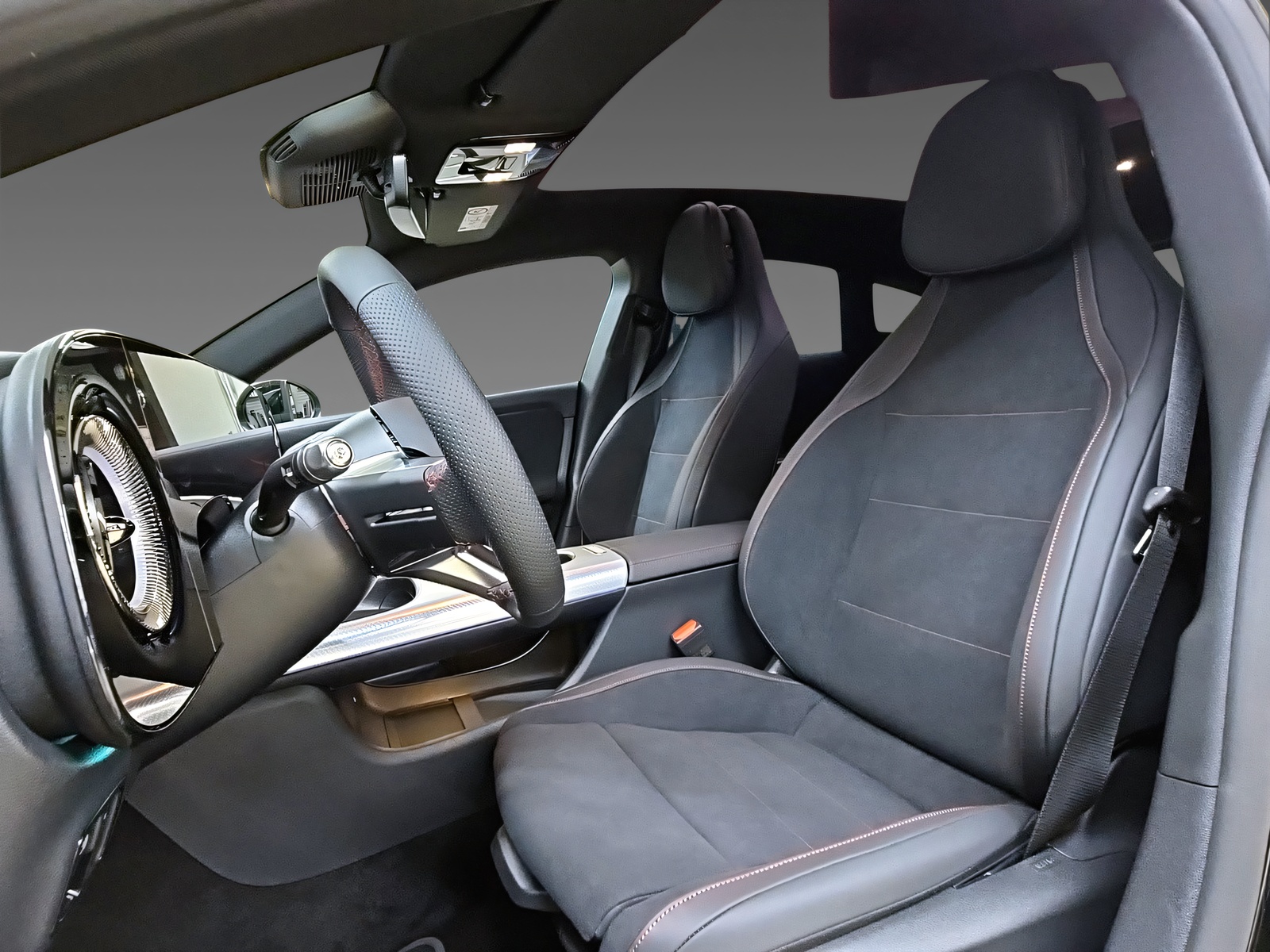 MERCEDES-BENZ CLA 350 4Matic Shooting Brake EQ-image-14