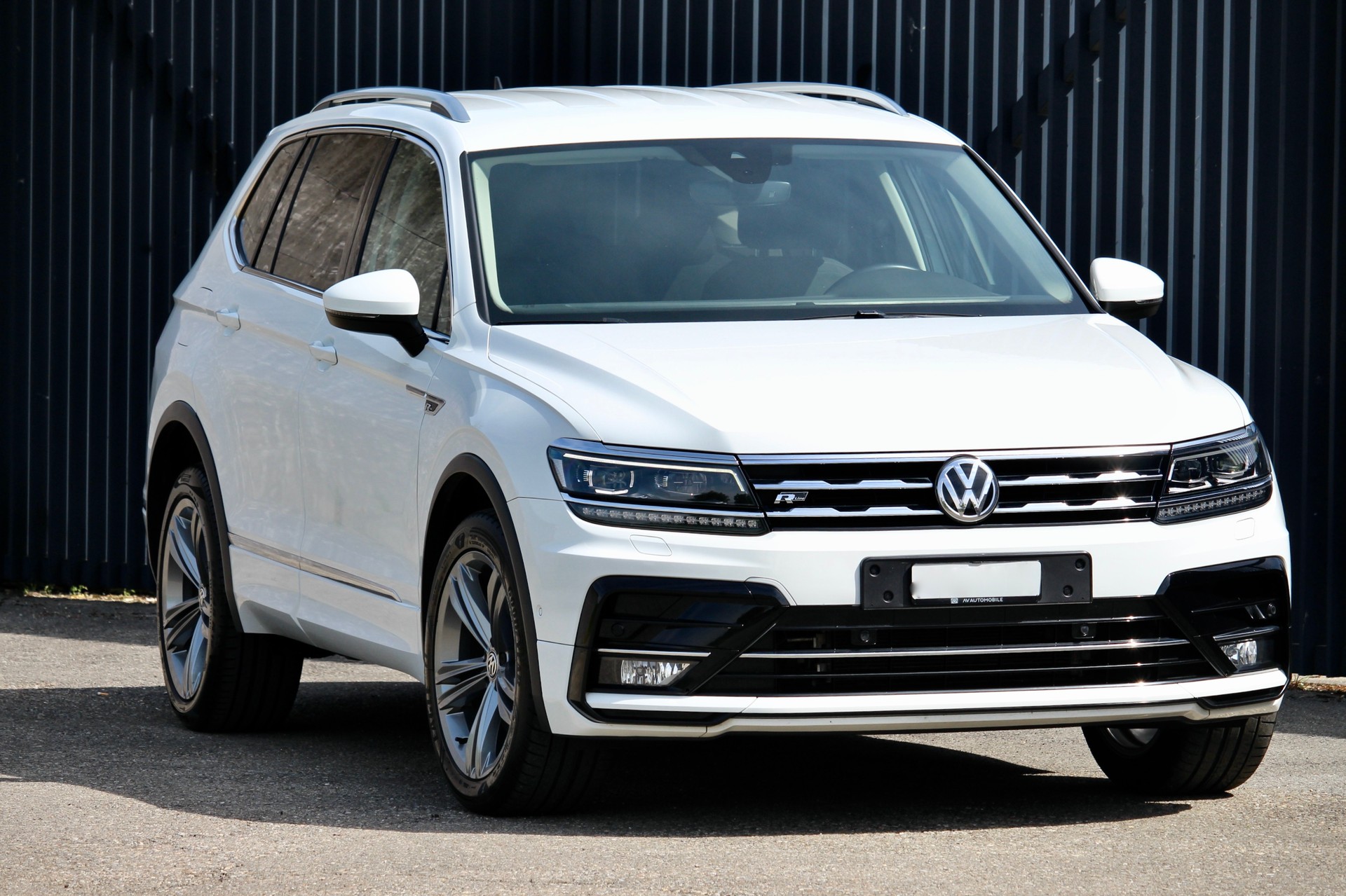 VW Tiguan Allspace 2.0 TDI SCR R-Line 4-Motion DSG 200PS*MFK 21.05.26 *7-Plätzer *elektr. Anhänherkupplung *Standheizung