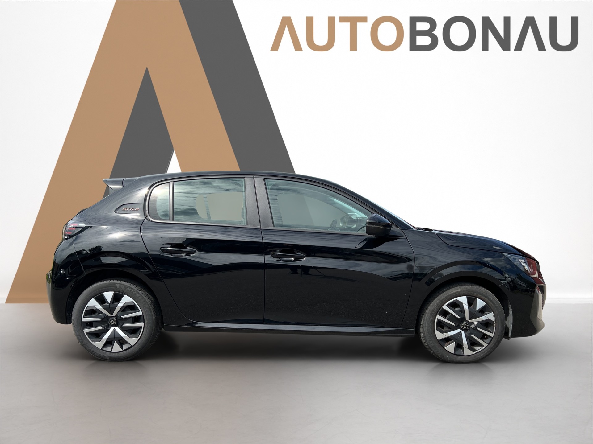 PEUGEOT 208 1.2 Hybrid Style-image-5