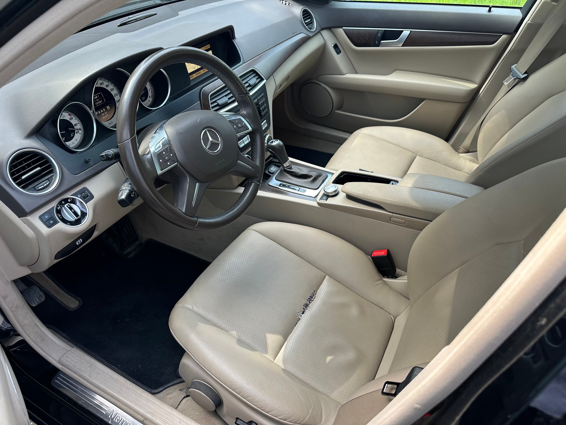MERCEDES-BENZ C 180 BlueEfficiency 7G-Tronic-image-6