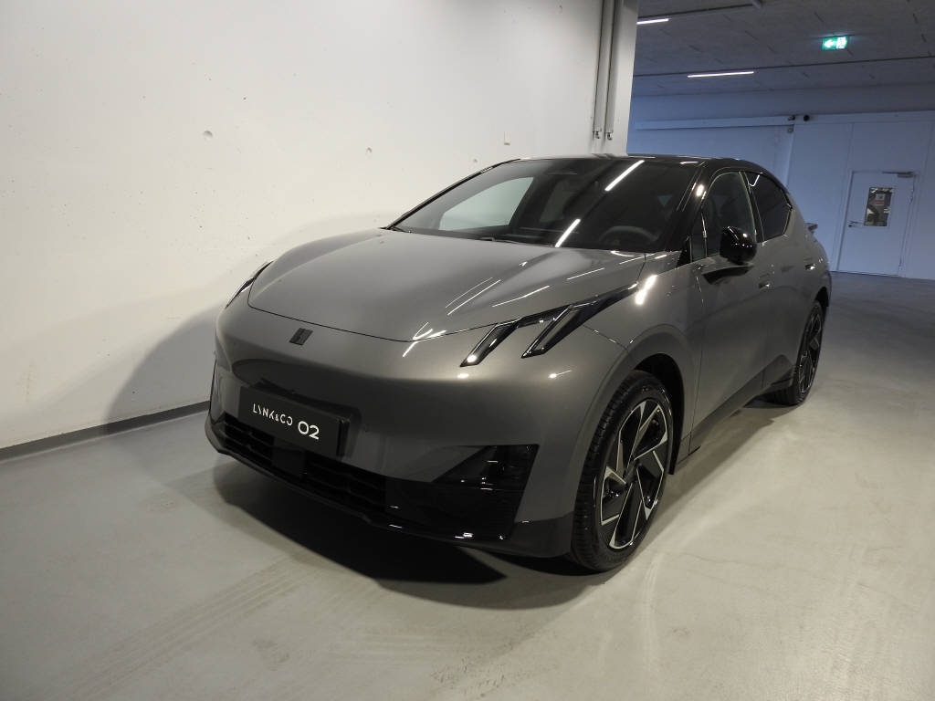 LYNK & CO 02