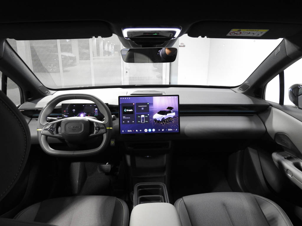 LYNK & CO 02-image-7