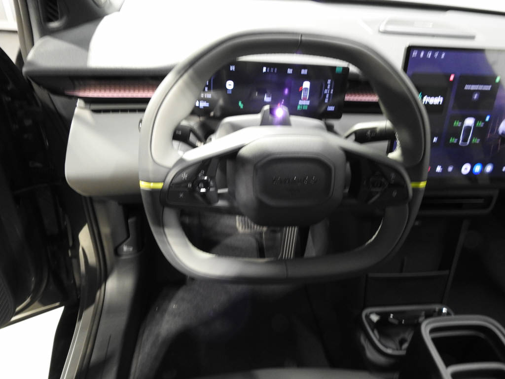 LYNK & CO 02-image-6