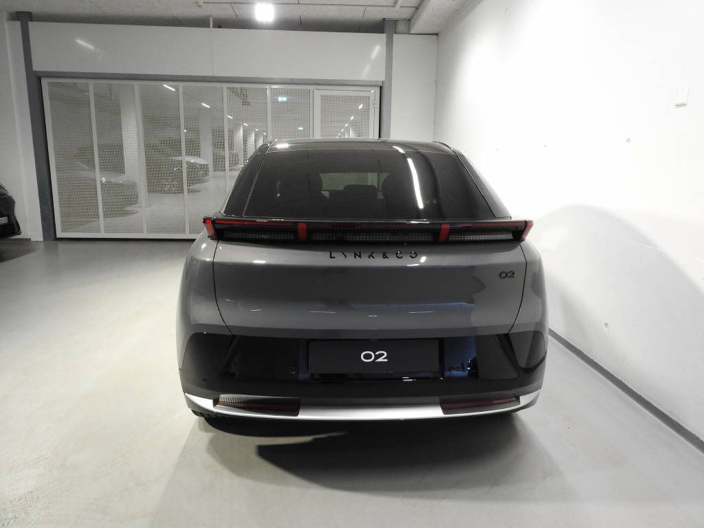 LYNK & CO 02-image-4