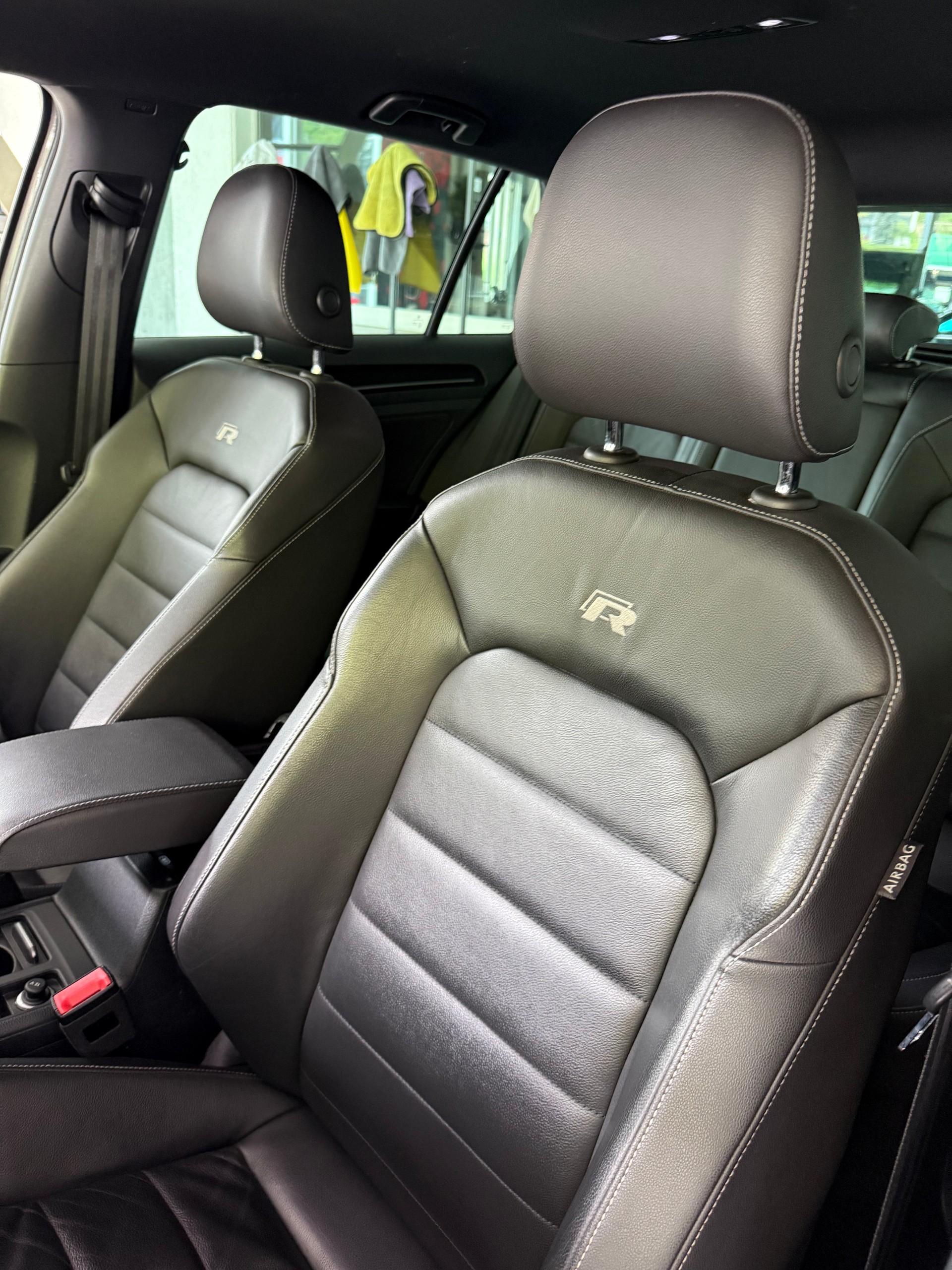 VW Golf 2.0 TSI R 4Motion DSG-image-10