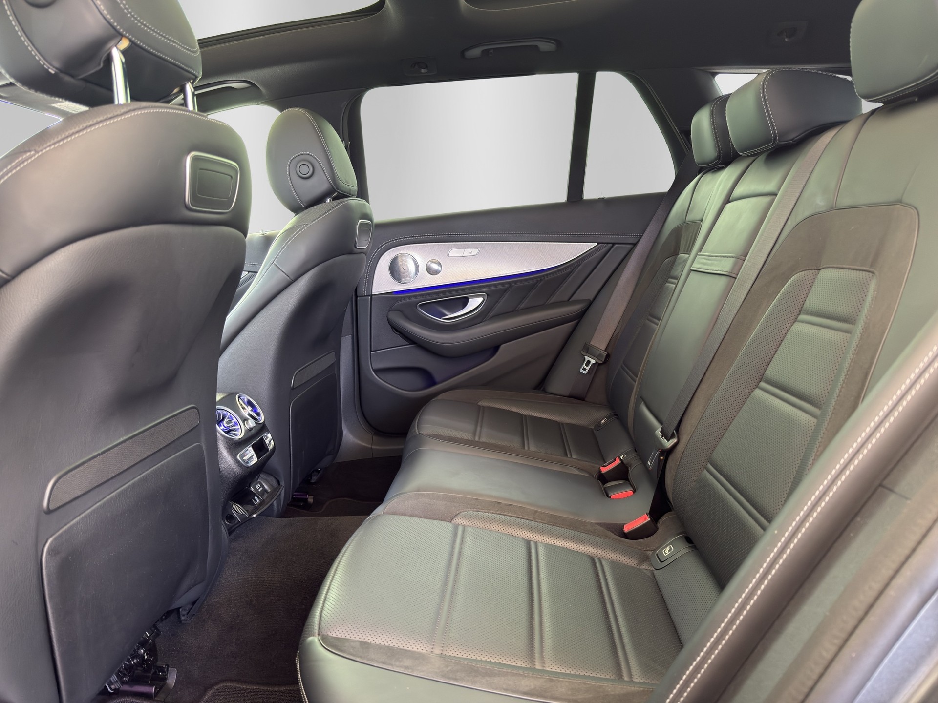 MERCEDES-BENZ E 43 AMG 4 Matic 9G-Tronic-image-18