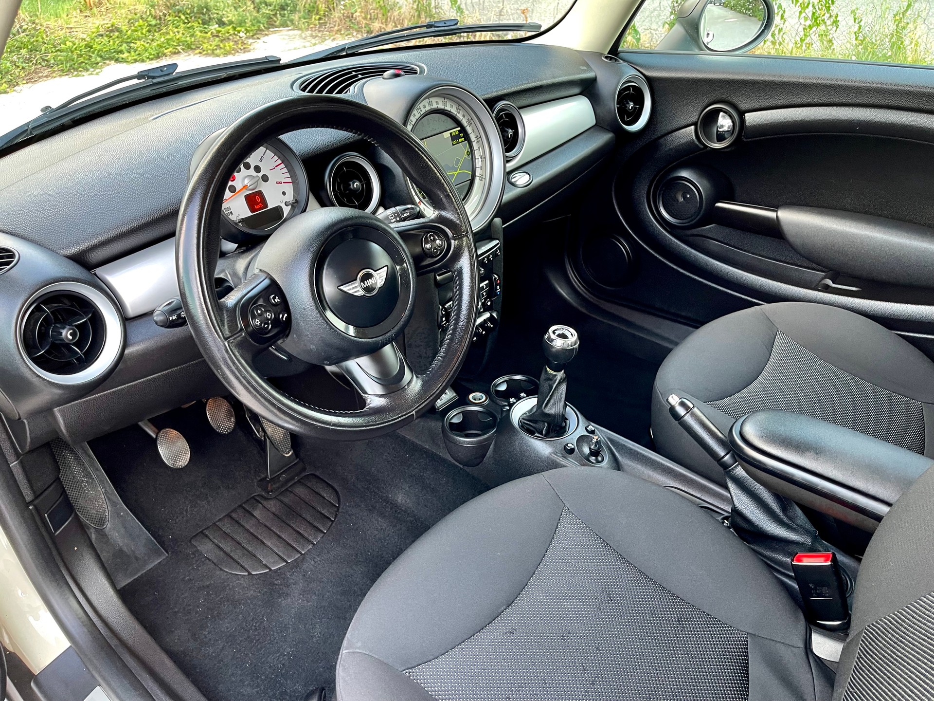 MINI One Ray-showroom-element-2