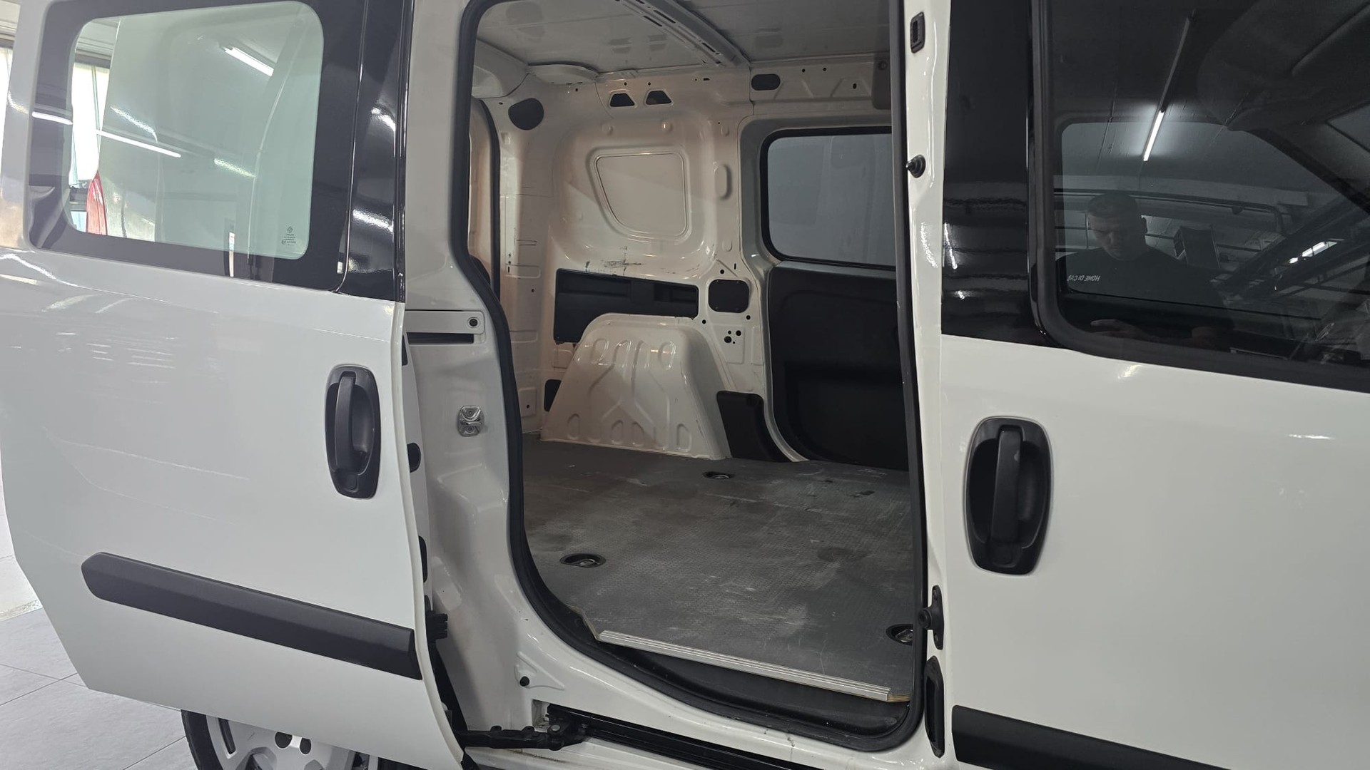 FIAT Doblò 1.4 Natural Power Cargo Base-image-20