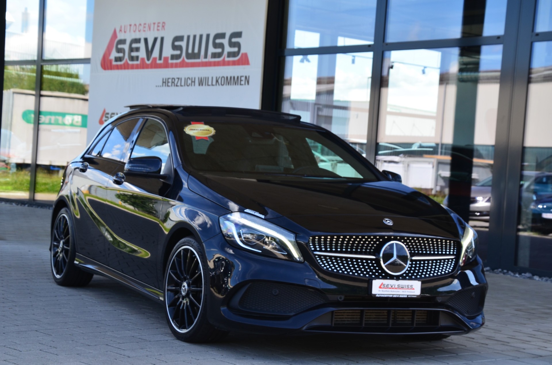 MERCEDES-BENZ A 250 AMG Line 4Matic 7G-DCT*Frisch ab MFK,1 Jahr oder 20000km Garantie auf Motor und Getriebe*-showroom-element-1