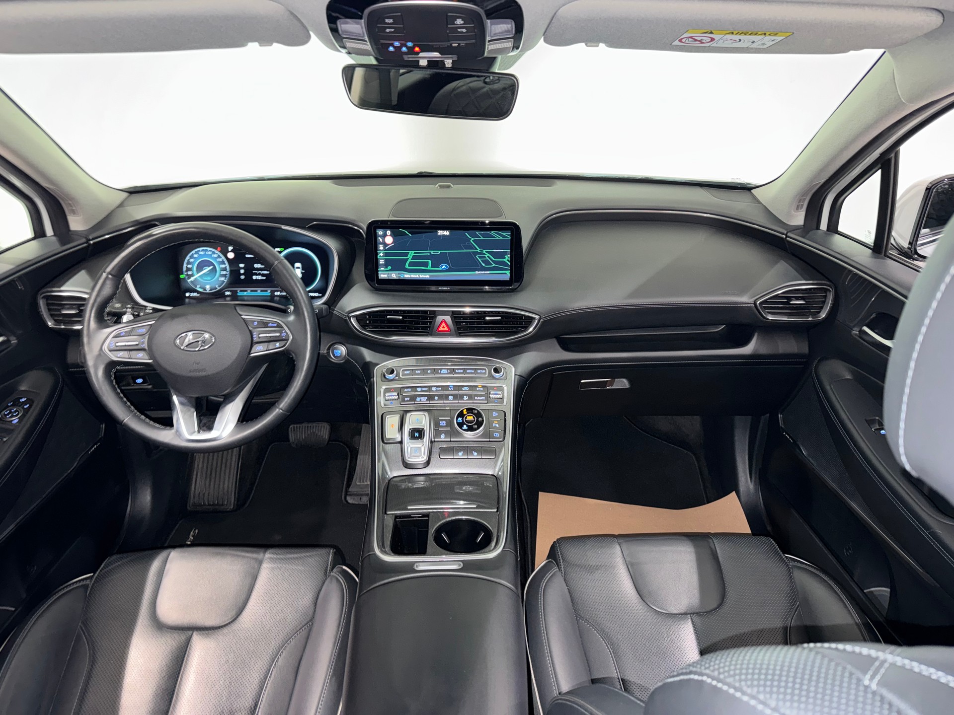 HYUNDAI Santa Fe 1.6 T-GDi HEV Amplia 4WD Automatic | 1.Hand | Inkl. Dachbox | Werksgarantie |-image-14