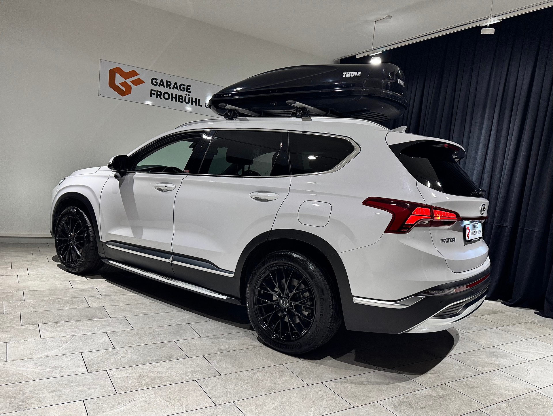 HYUNDAI Santa Fe 1.6 T-GDi HEV Amplia 4WD Automatic | 1.Hand | Inkl. Dachbox | Werksgarantie |-image-6