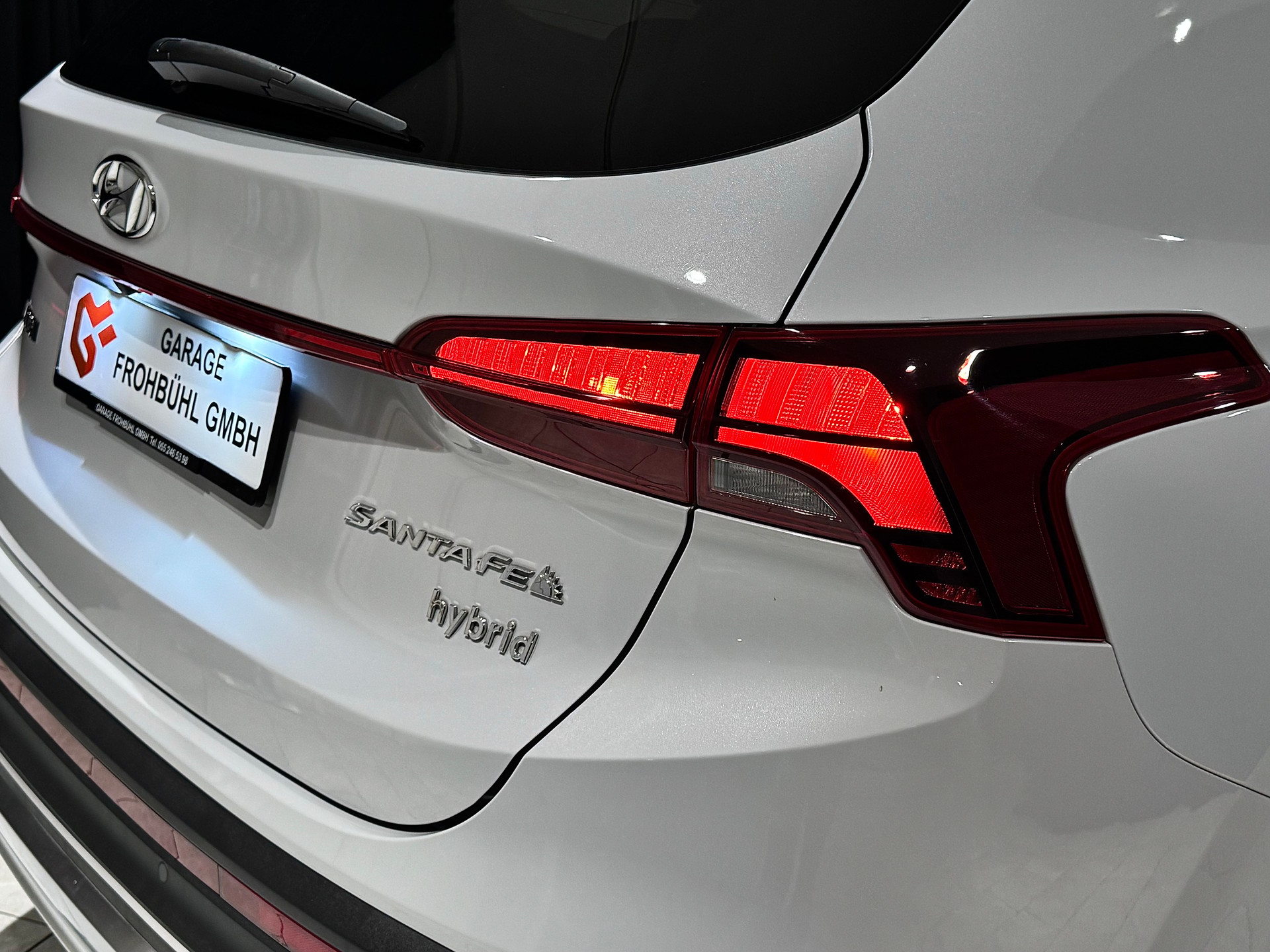 HYUNDAI Santa Fe 1.6 T-GDi HEV Amplia 4WD Automatic | 1.Hand | Inkl. Dachbox | Werksgarantie |-image-10
