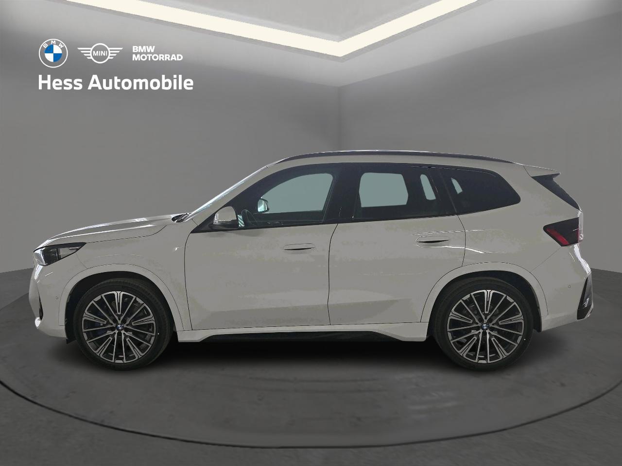 BMW iX1 30 xDrive-showroom-element-2