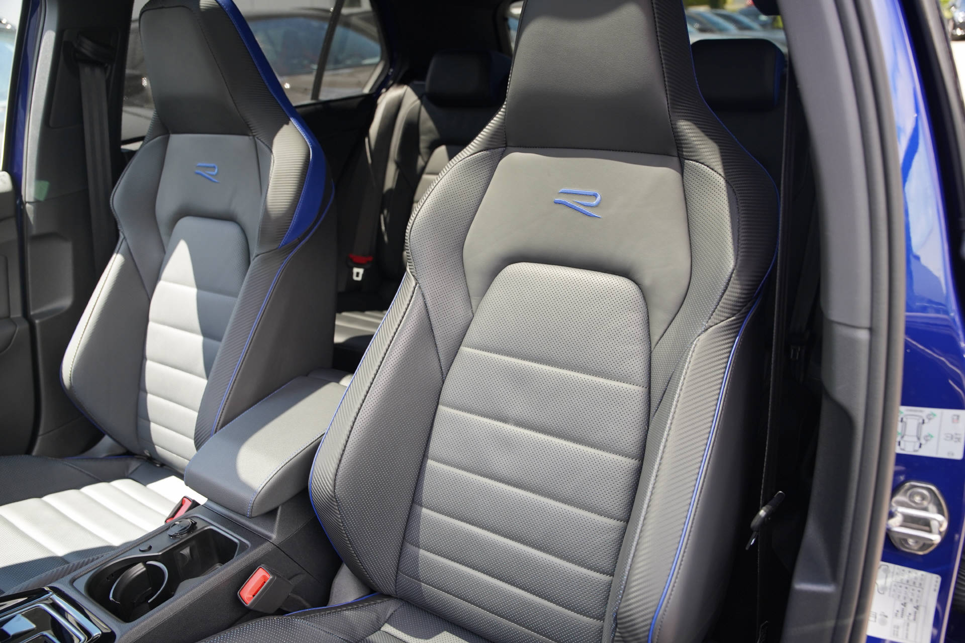 VW Golf 2.0 TSI R Black Edition DSG 4 Motion-image-9