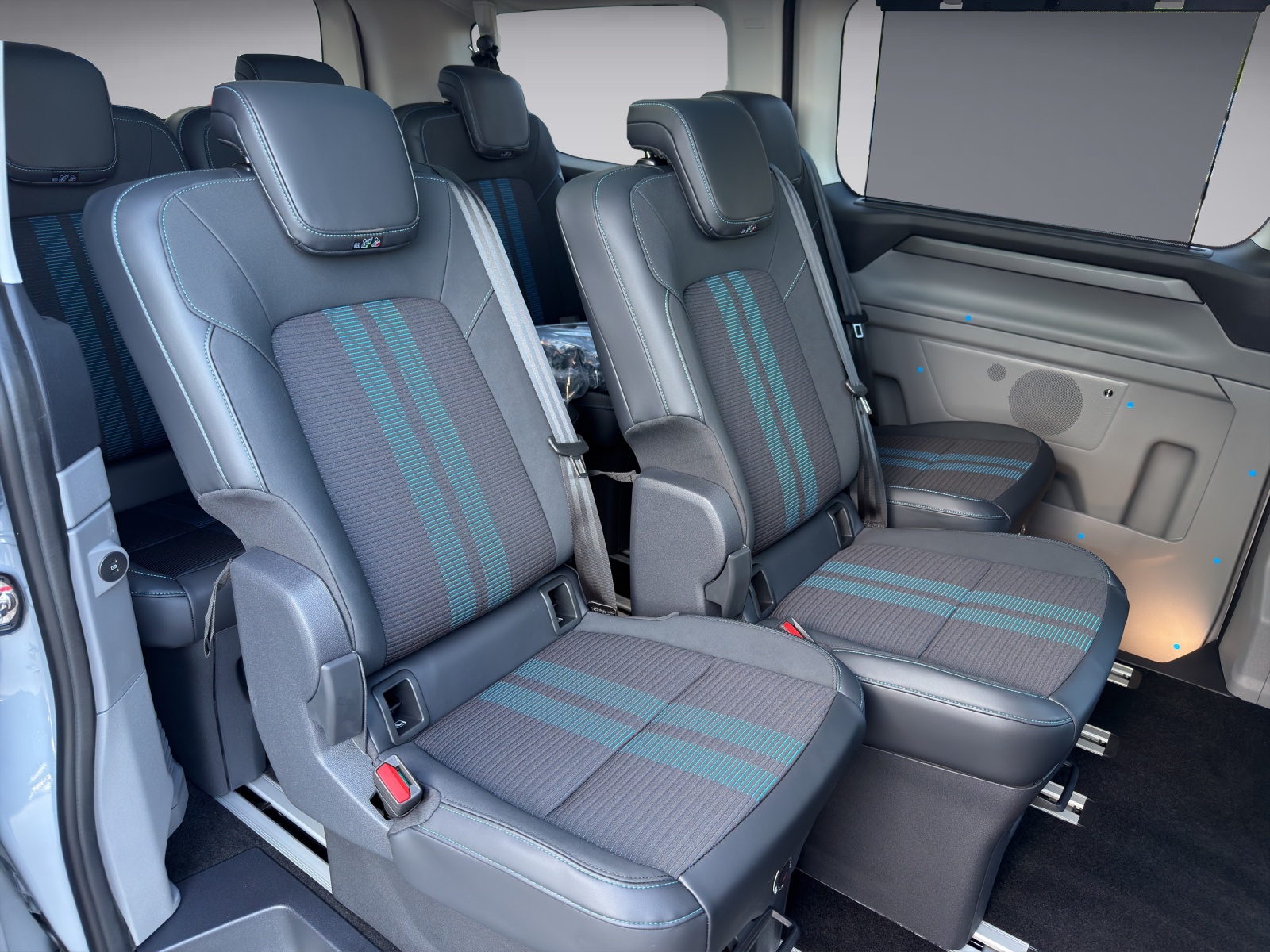 FORD Tourneo C Bus 320 L1 2.0 EcoBlue 170 Sport 4x4-image-14
