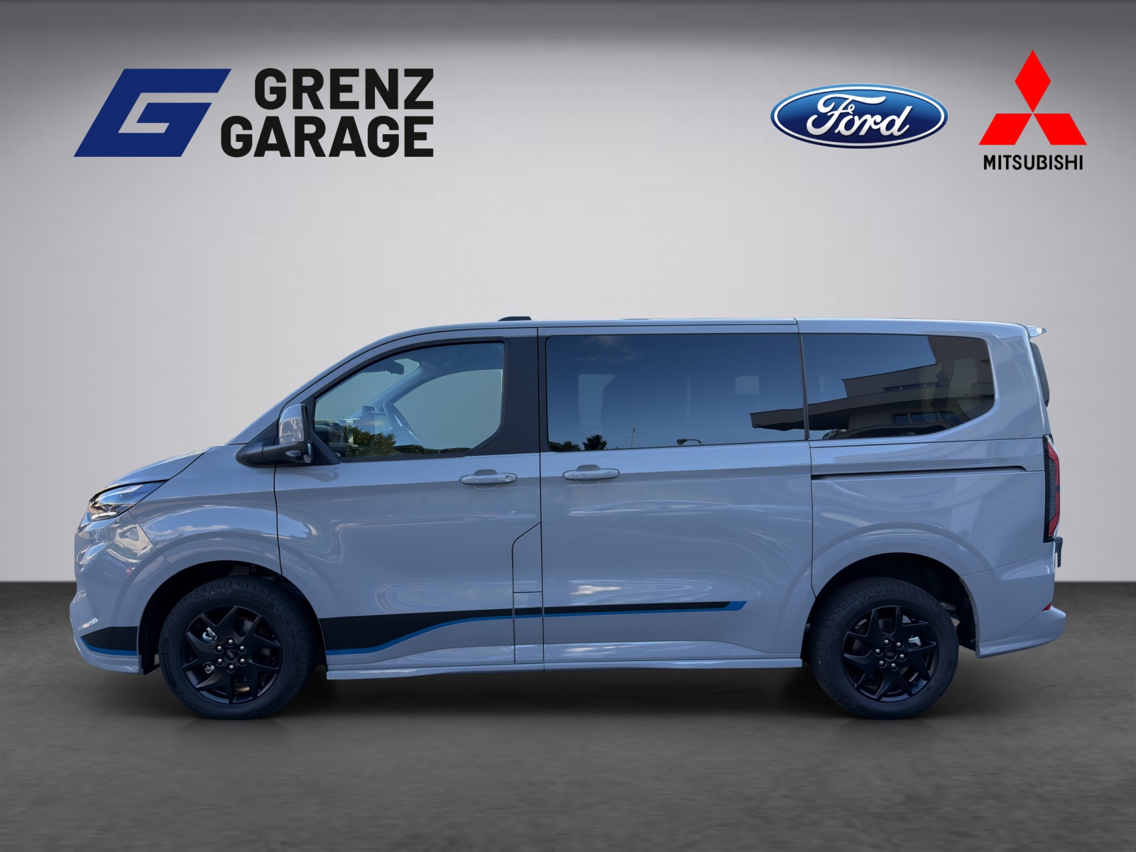 FORD Tourneo C Bus 320 L1 2.0 EcoBlue 170 Sport 4x4-showroom-element-1