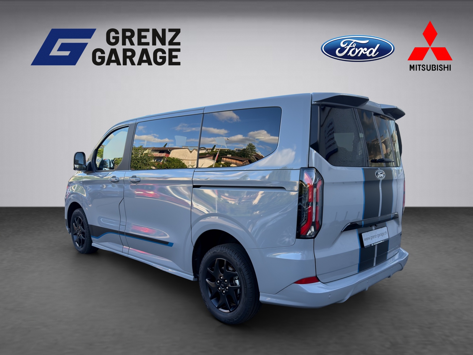 FORD Tourneo C Bus 320 L1 2.0 EcoBlue 170 Sport 4x4-showroom-element-2