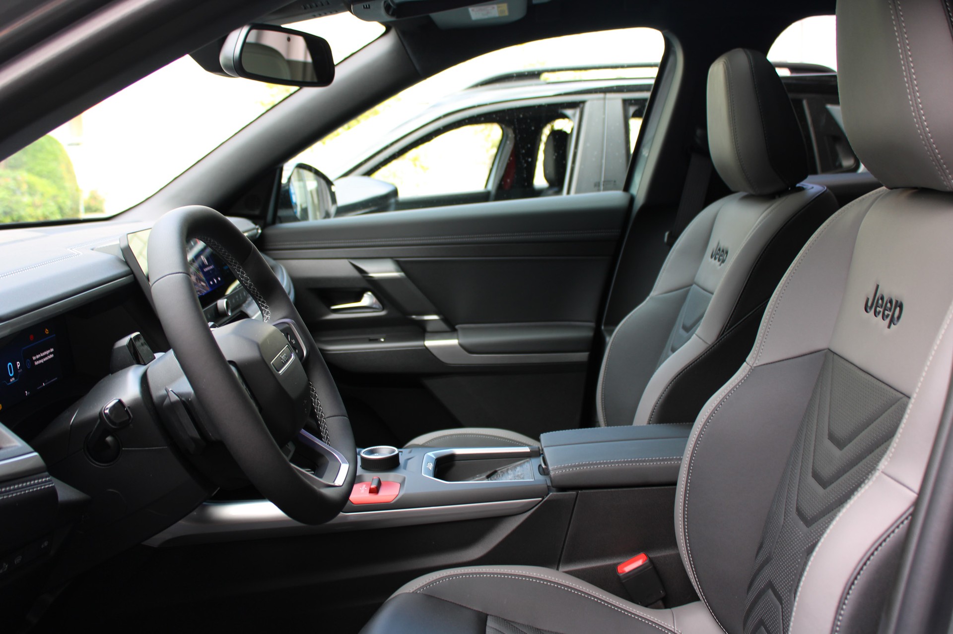 JEEP Compass 1.2 T e-Hybrid First Edition-image-8