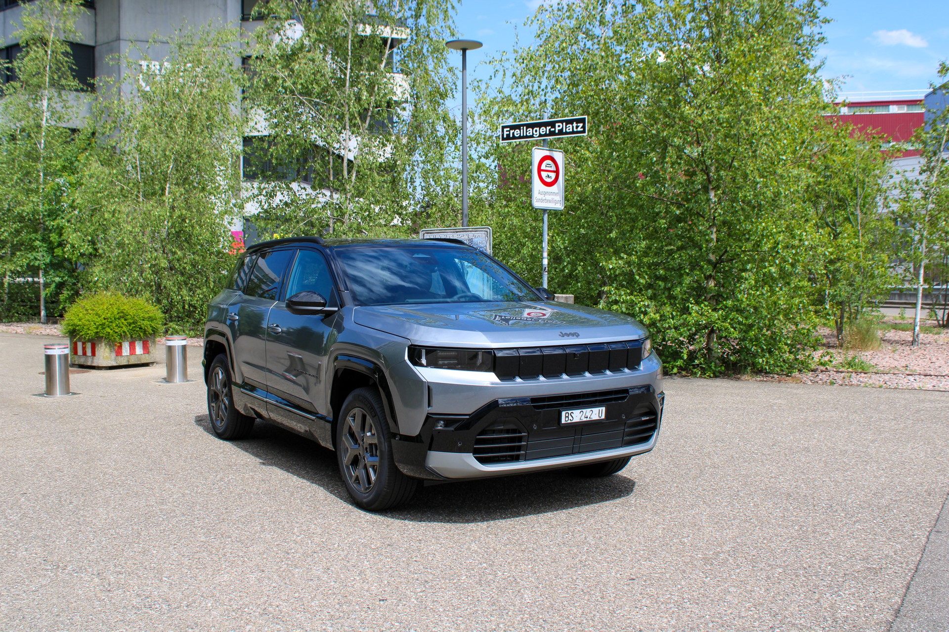 JEEP Compass 1.2 T e-Hybrid First Edition-showroom-element-1