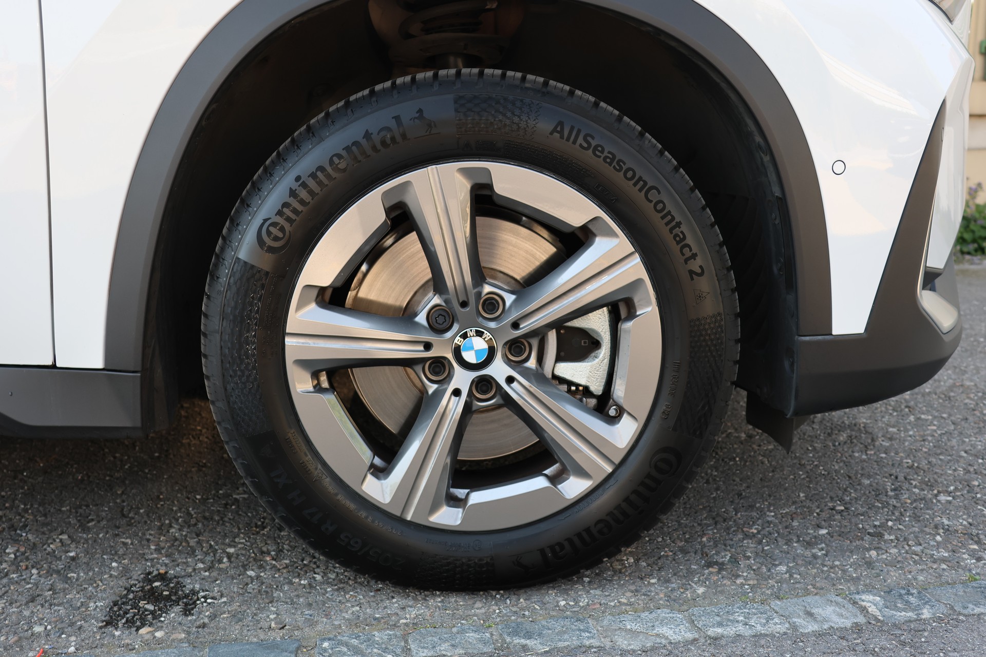 BMW X1 sDrive 20i 48V-showroom-element-3