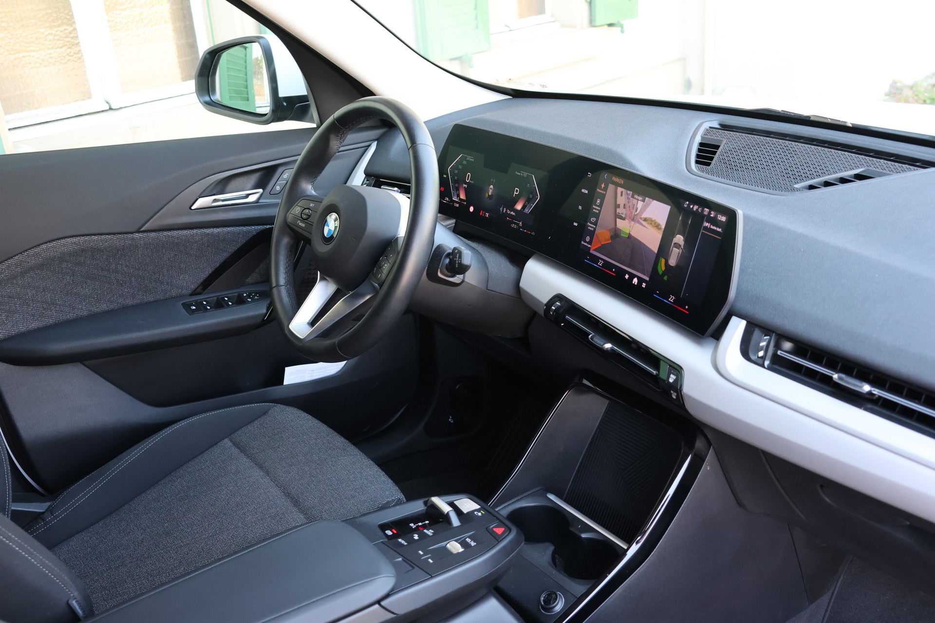 BMW X1 sDrive 20i 48V-image-6