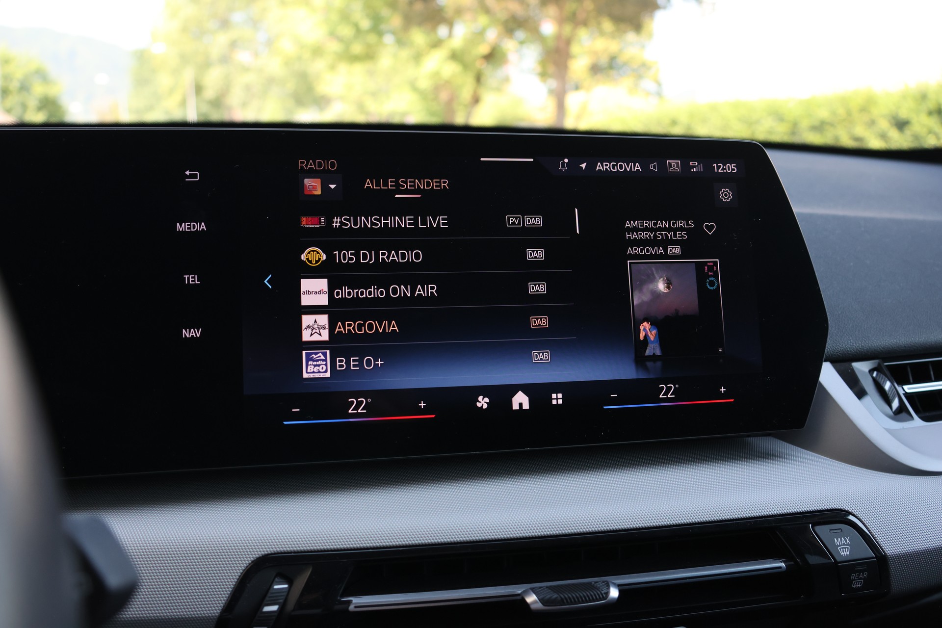 BMW X1 sDrive 20i 48V-image-16