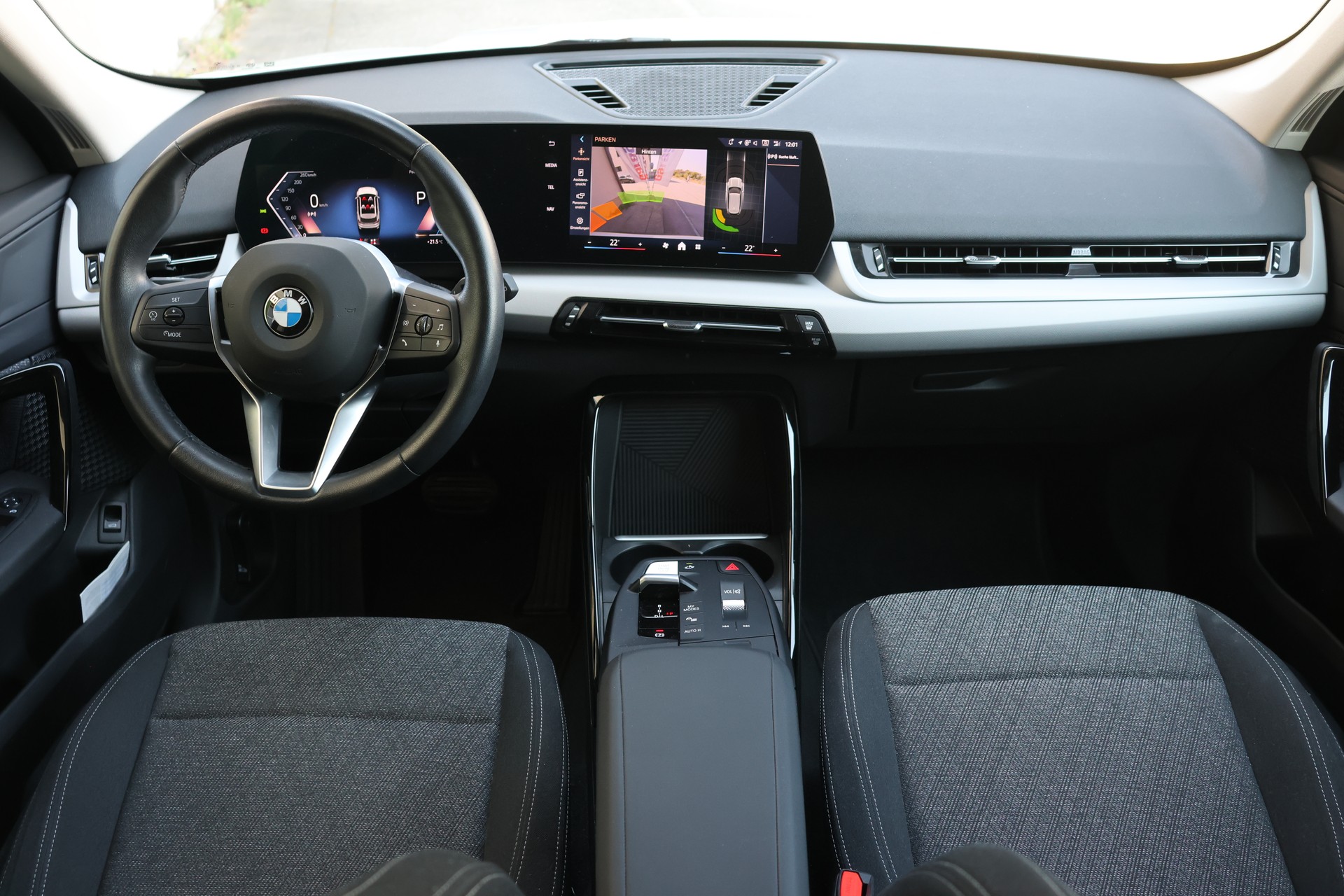 BMW X1 sDrive 20i 48V-image-9