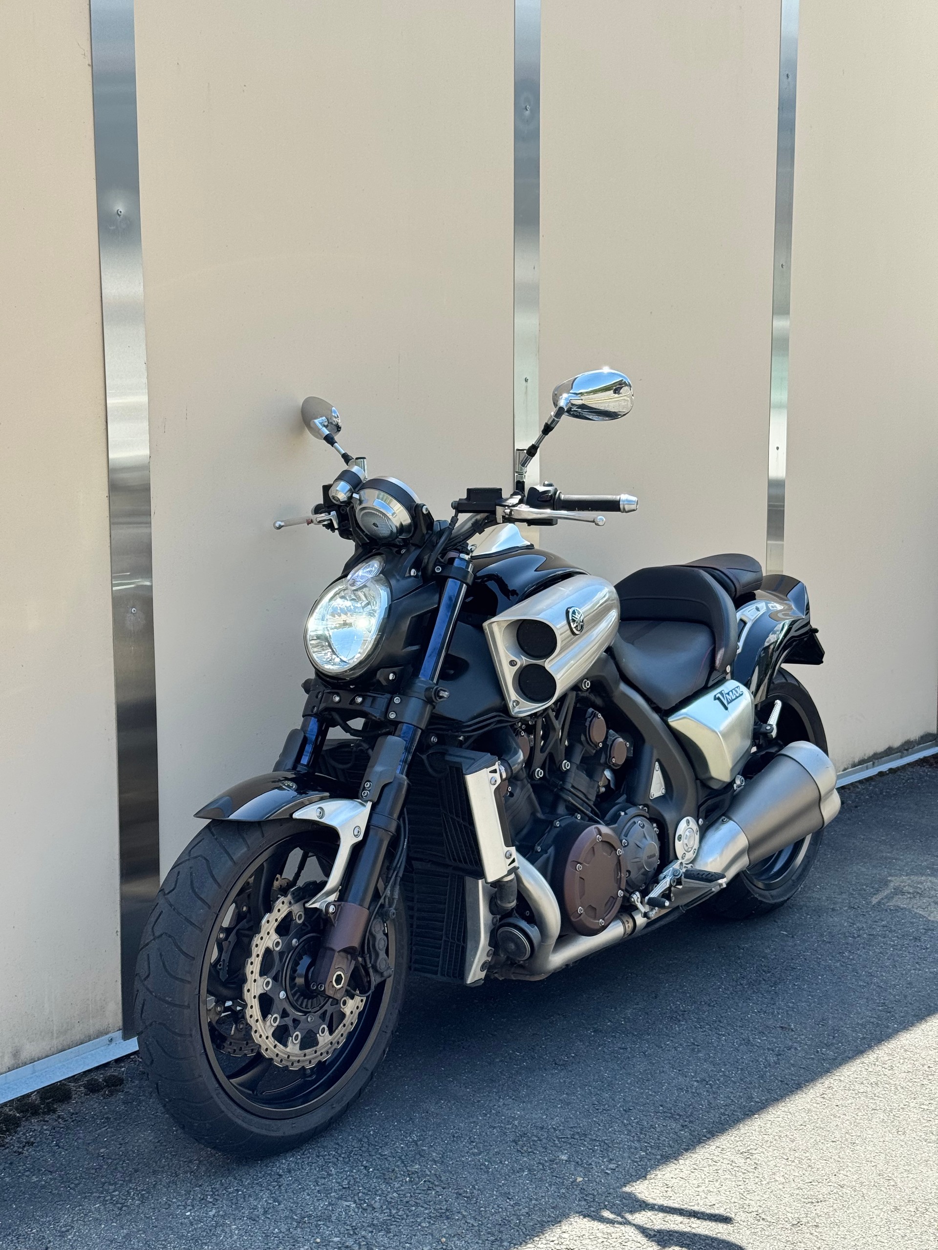 YAMAHA V-MAX-image-1