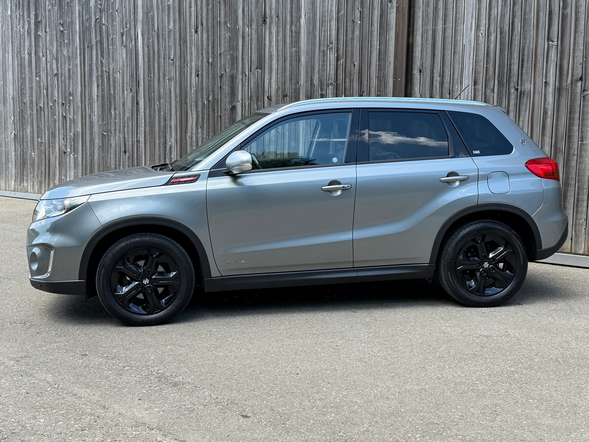 SUZUKI Vitara 1.4 T Piz Sulai Top 4x4-showroom-element-2