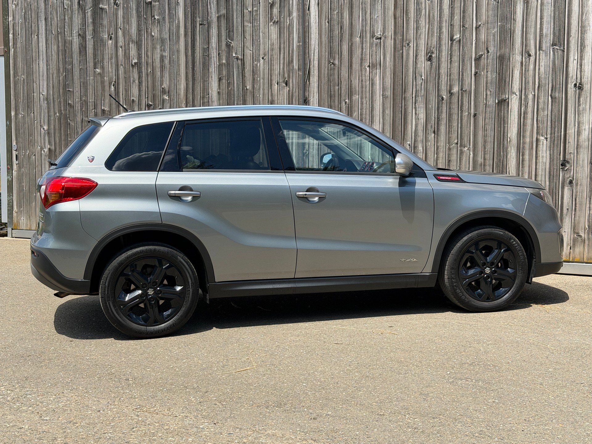 SUZUKI Vitara 1.4 T Piz Sulai Top 4x4-showroom-element-3