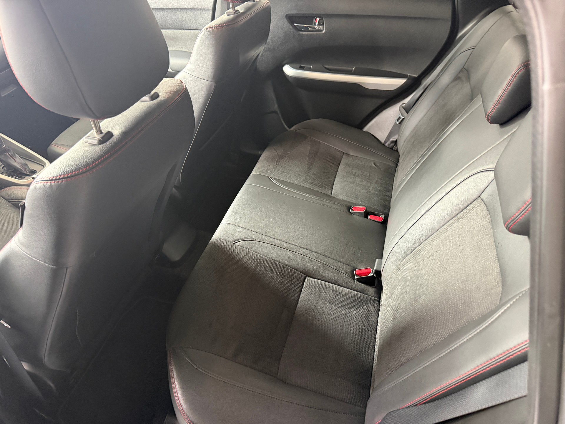SUZUKI Vitara 1.4 T Piz Sulai Top 4x4-image-9