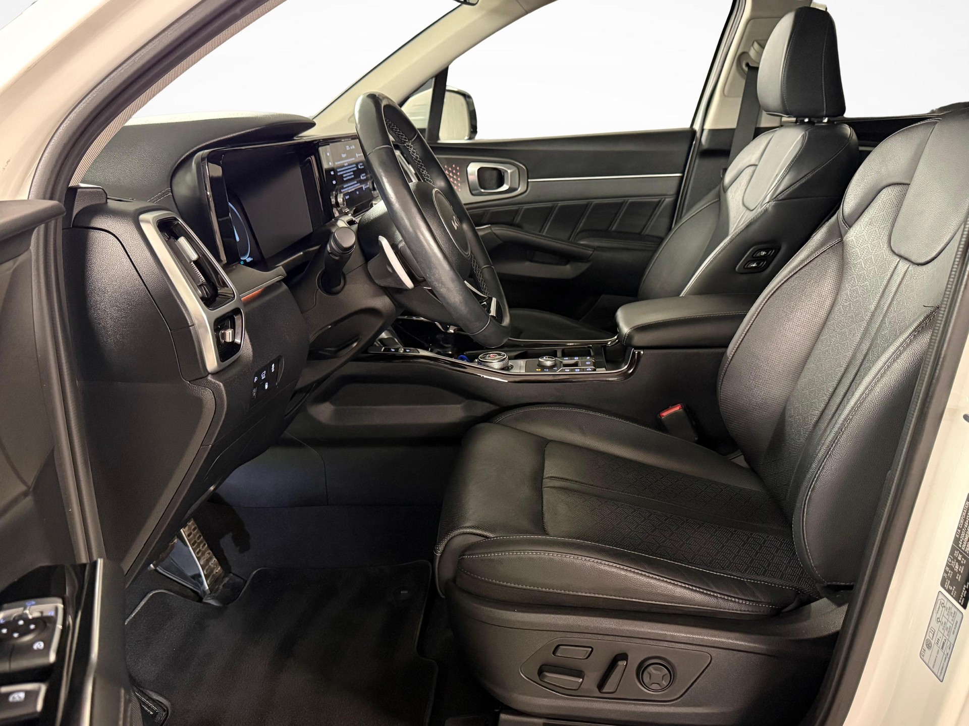 KIA Sorento 1.6 T-GDi Plug-in Hybrid Style 7P-image-11