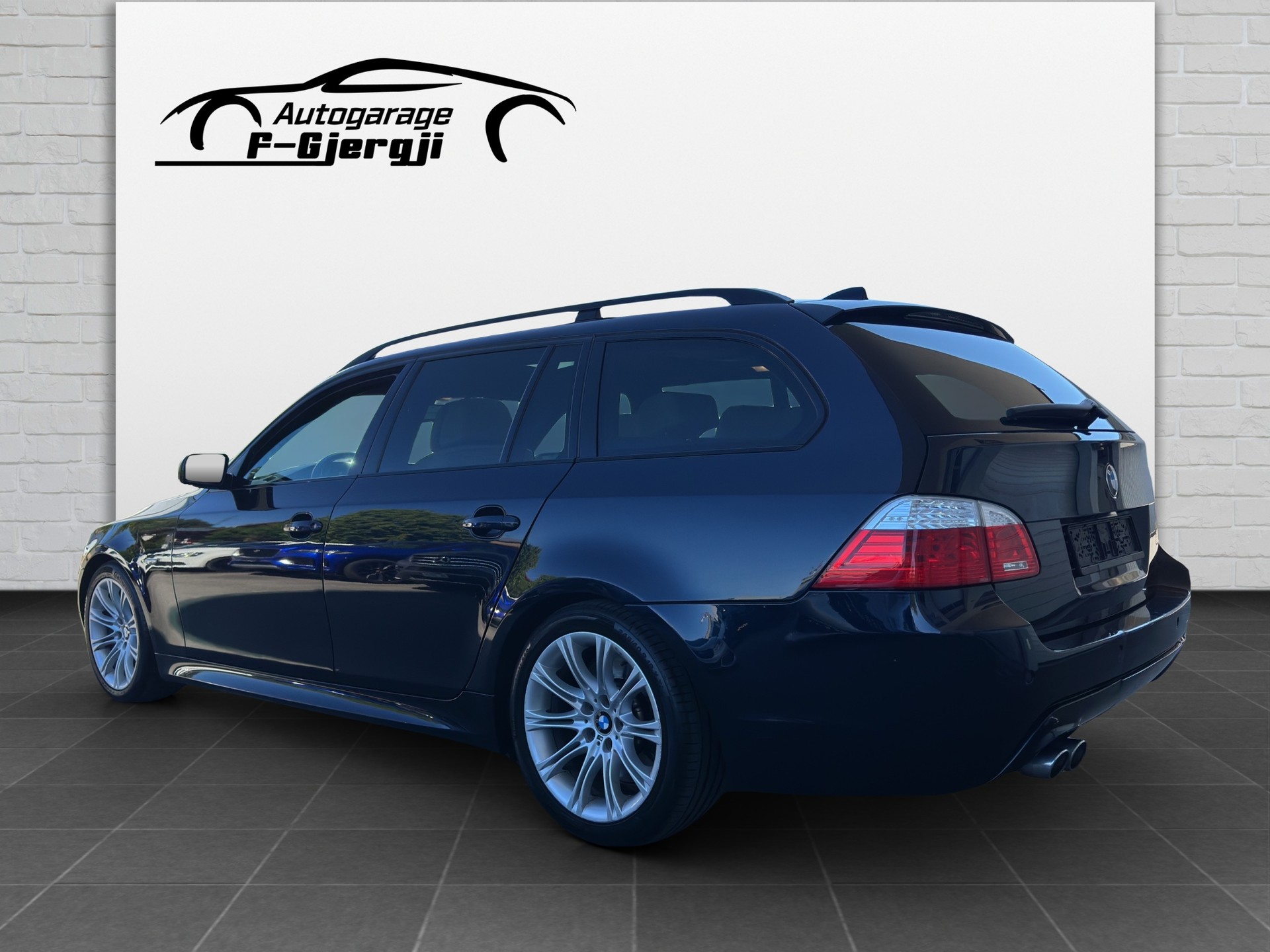 BMW 535d Touring Steptronic-showroom-element-3