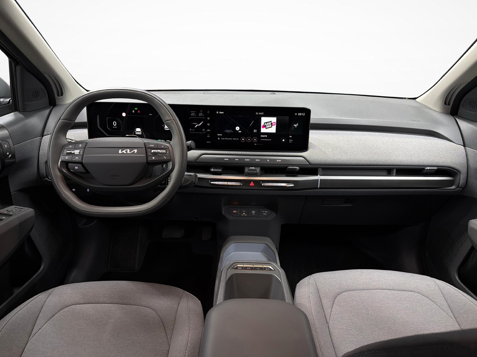 KIA EV3 81 kWh Earth-image-9