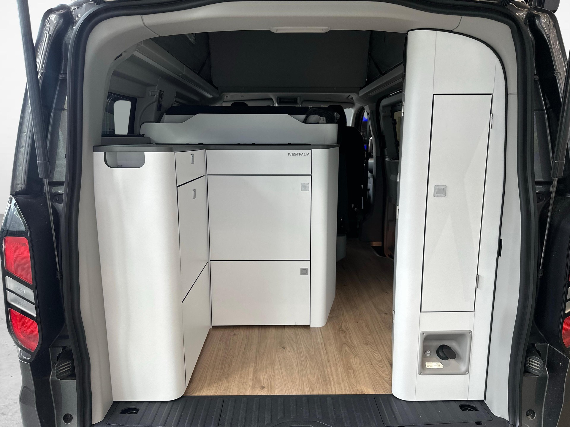 FORD Transit C Nugget 320 L1 2.0 EcoBlue 170 Titanium-image-11