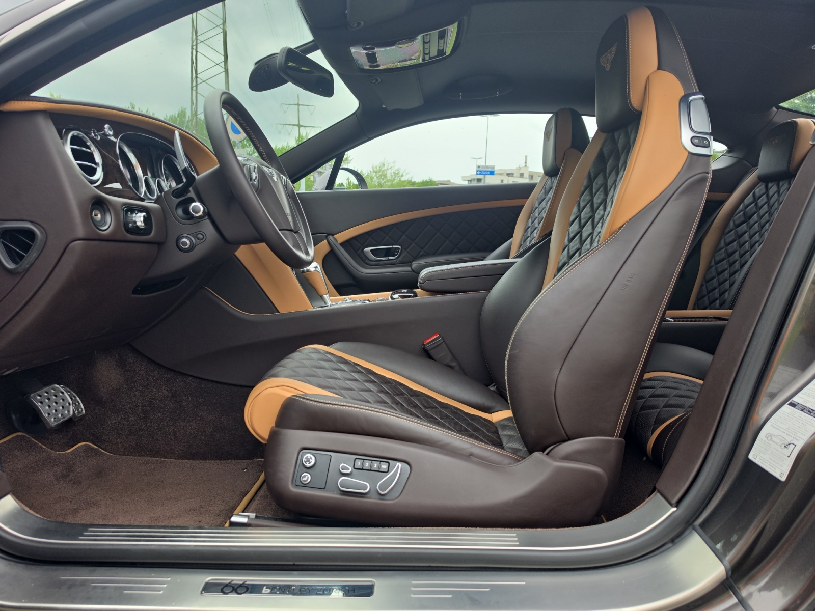 BENTLEY Continental GT Speed W12- Unikat " 66 Years Bentley Zurich"-showroom-element-3
