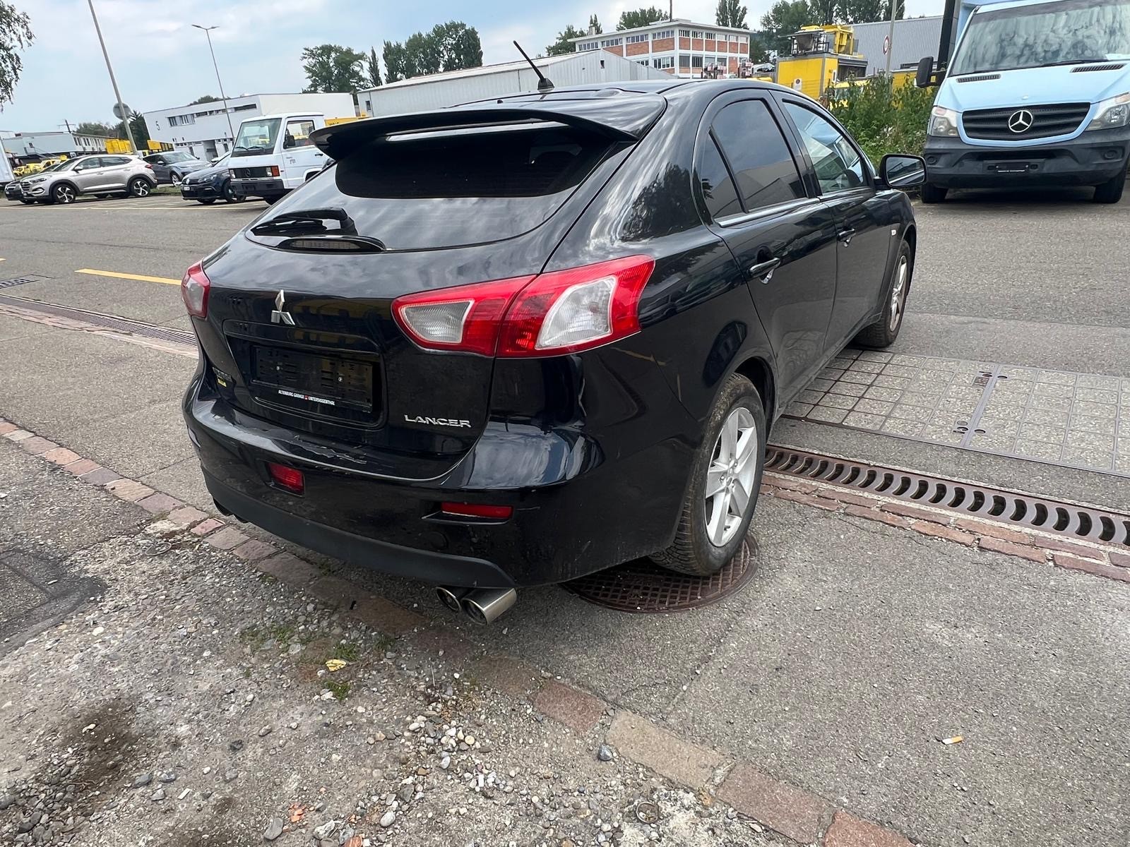 MITSUBISHI Lancer Sportback 1.8 Invite-showroom-element-3